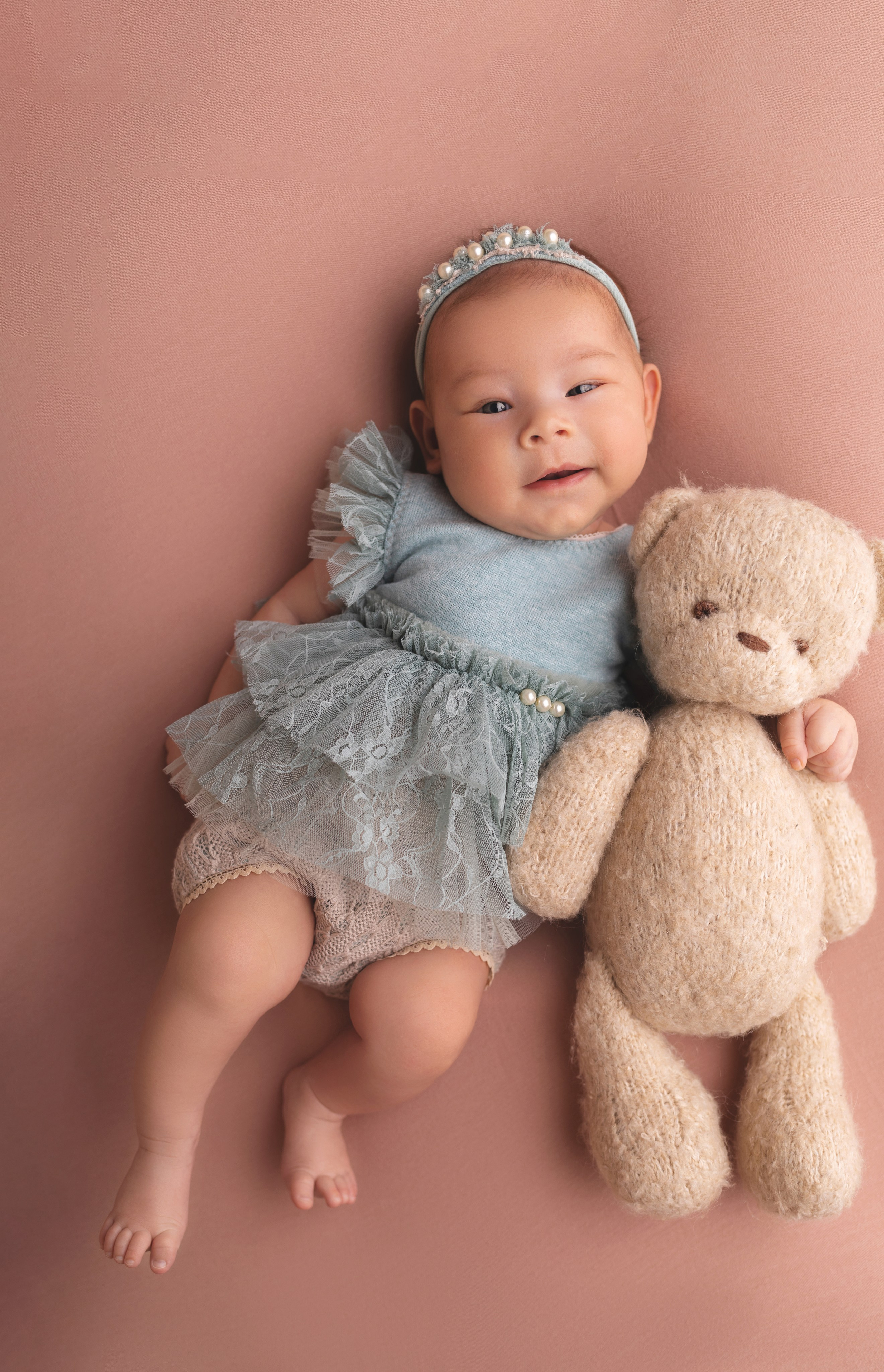 Классическая фотосессия малыша. Фотограф новорожденных малышей в Омске и Омской области Эльвира Камаева