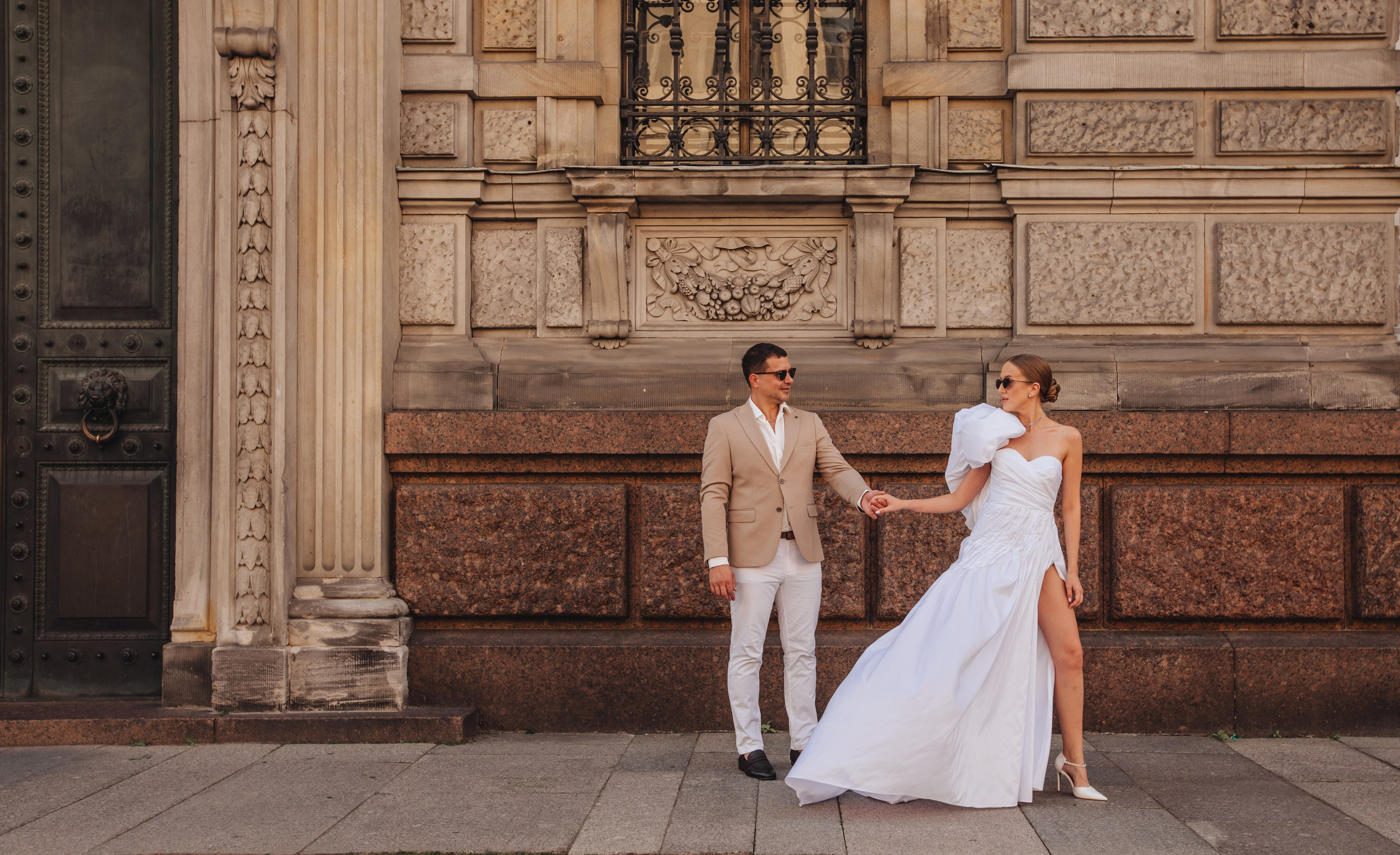 Сборы в Dom Boutique Hotel 5* и прогулка. Свадебный и семейный фотограф в Санкт-Петербурге и Сестрорецке