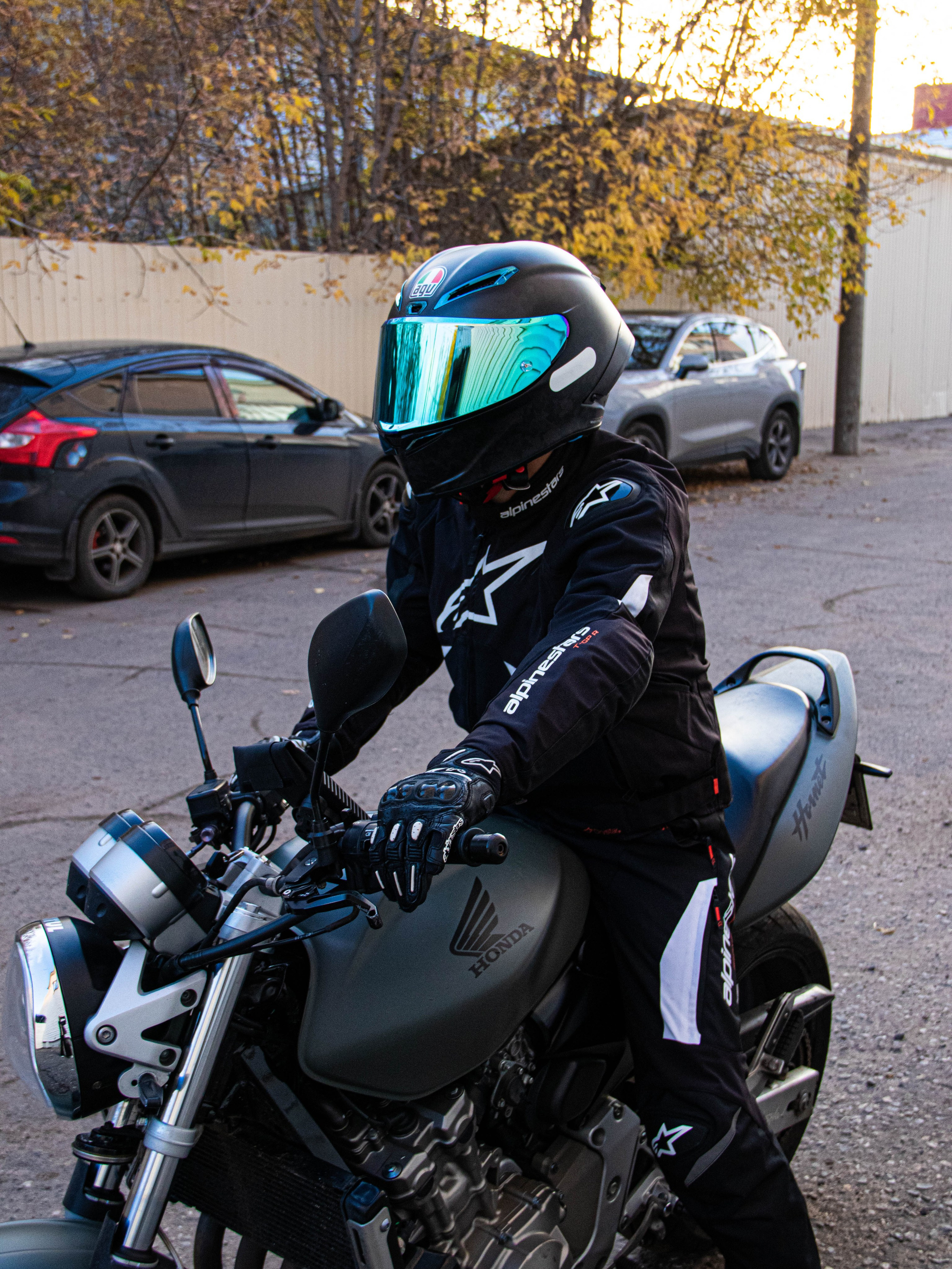 Мотоциклетный шлем. «Матрица»