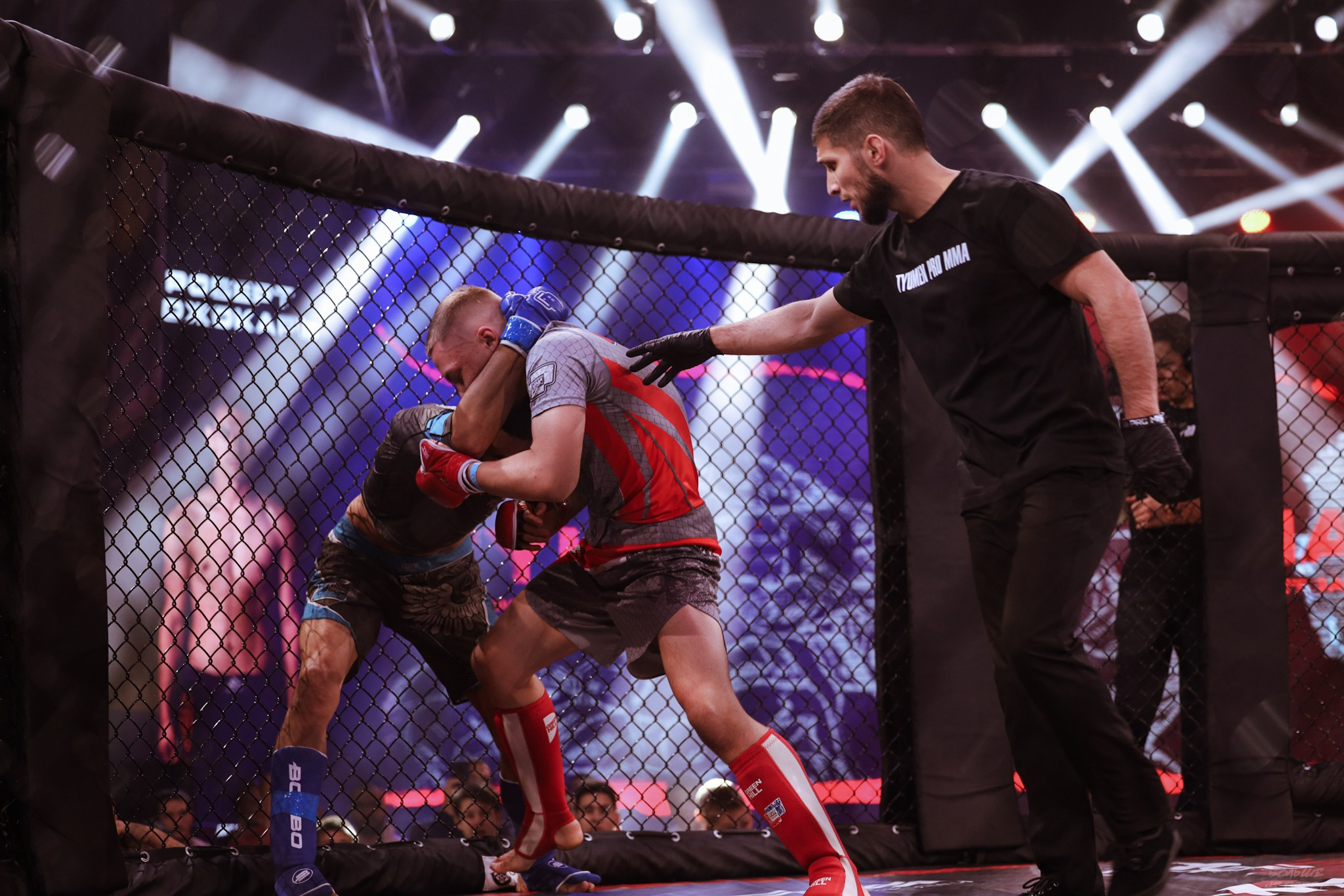 ПРОФЕССИОНАЛЬНЫЙ ТУРНИР ПО СМЕШАННЫМ ЕДИНОБОРСТВАМ «TYUMEN PRO MMA». Больше не греет