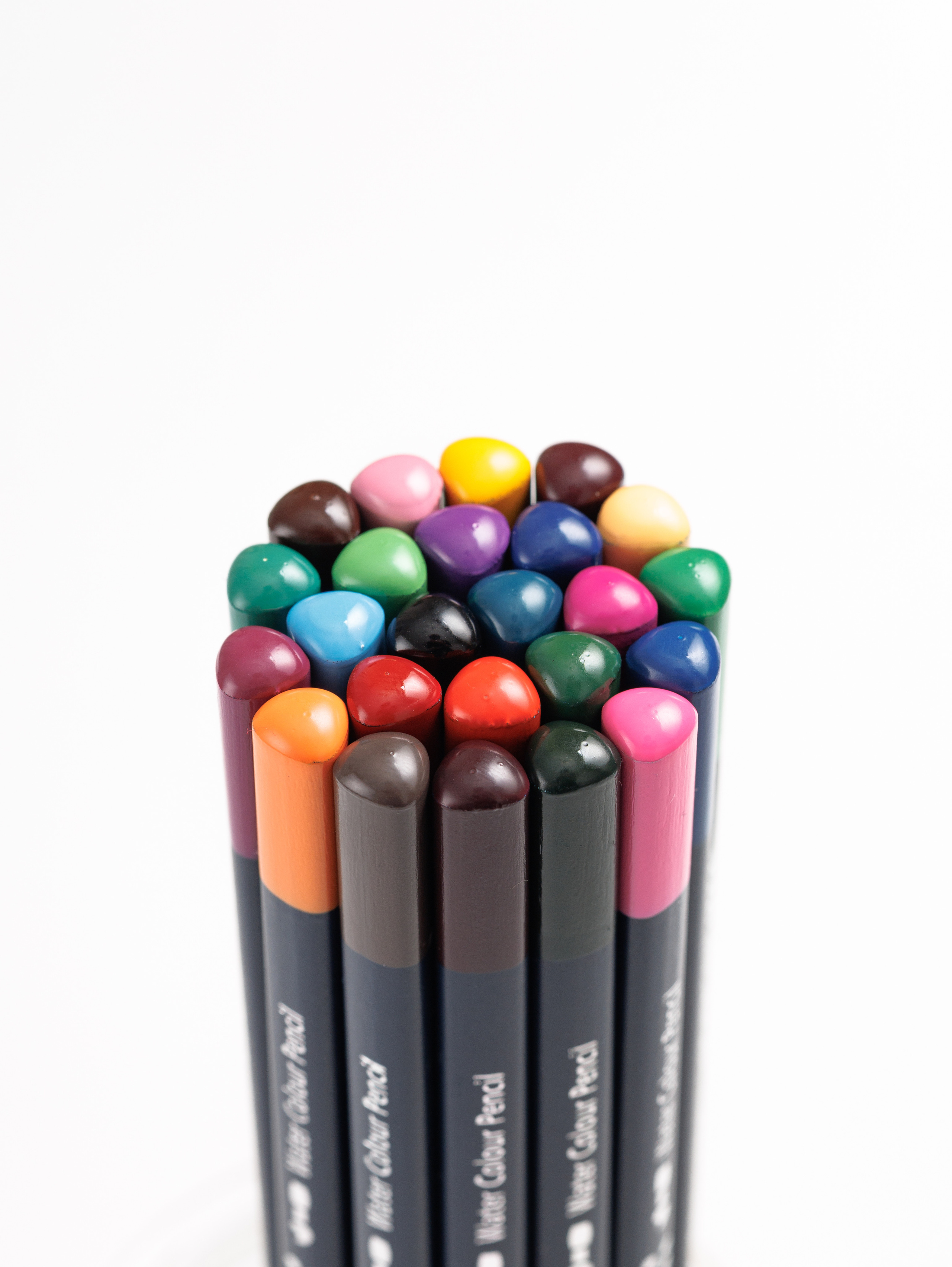 Цветные карандаши. Уютная студия предметной съемки для маркетплейсов в городе Москва