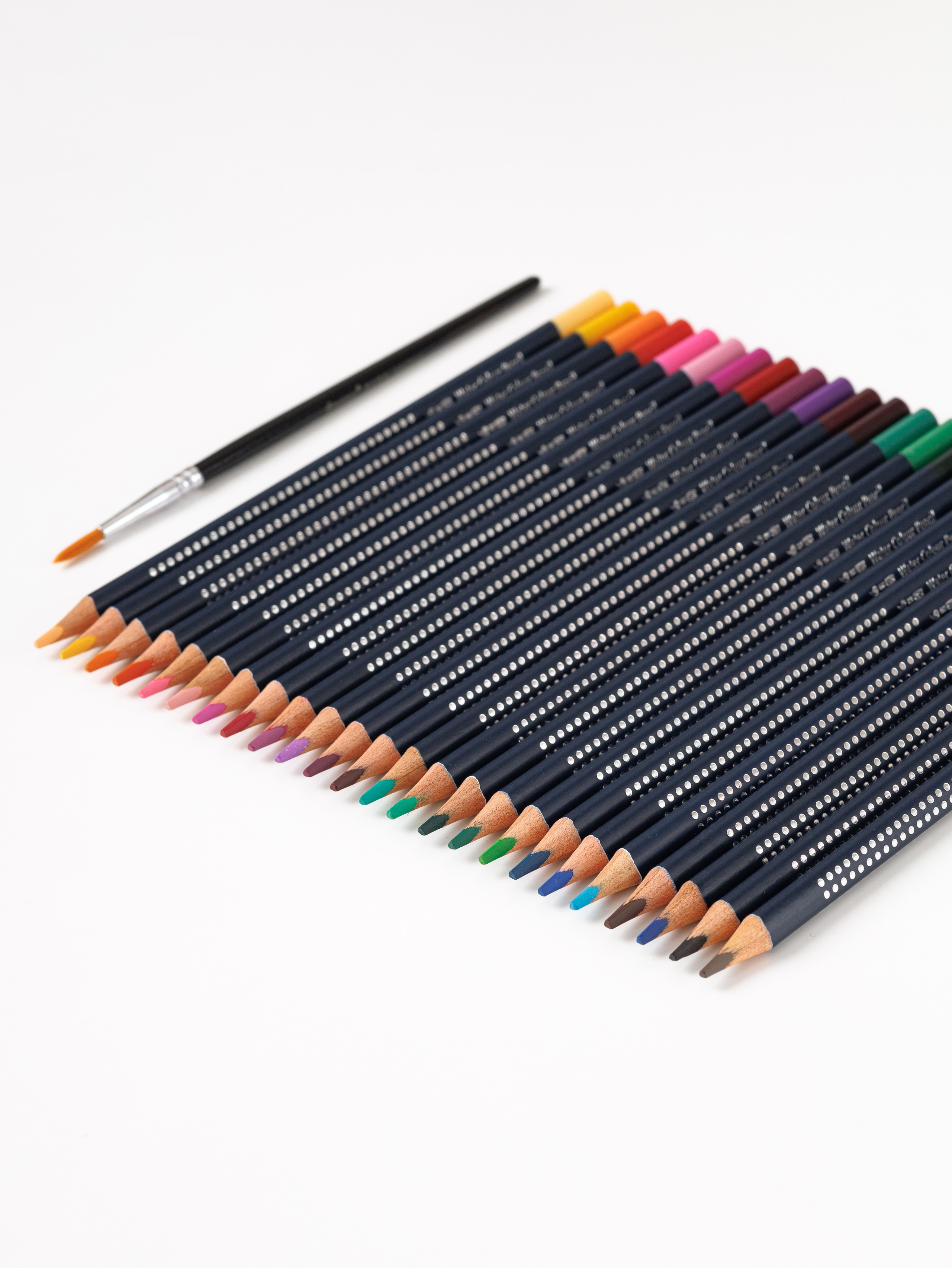 Цветные карандаши. Уютная студия предметной съемки для маркетплейсов в городе Москва