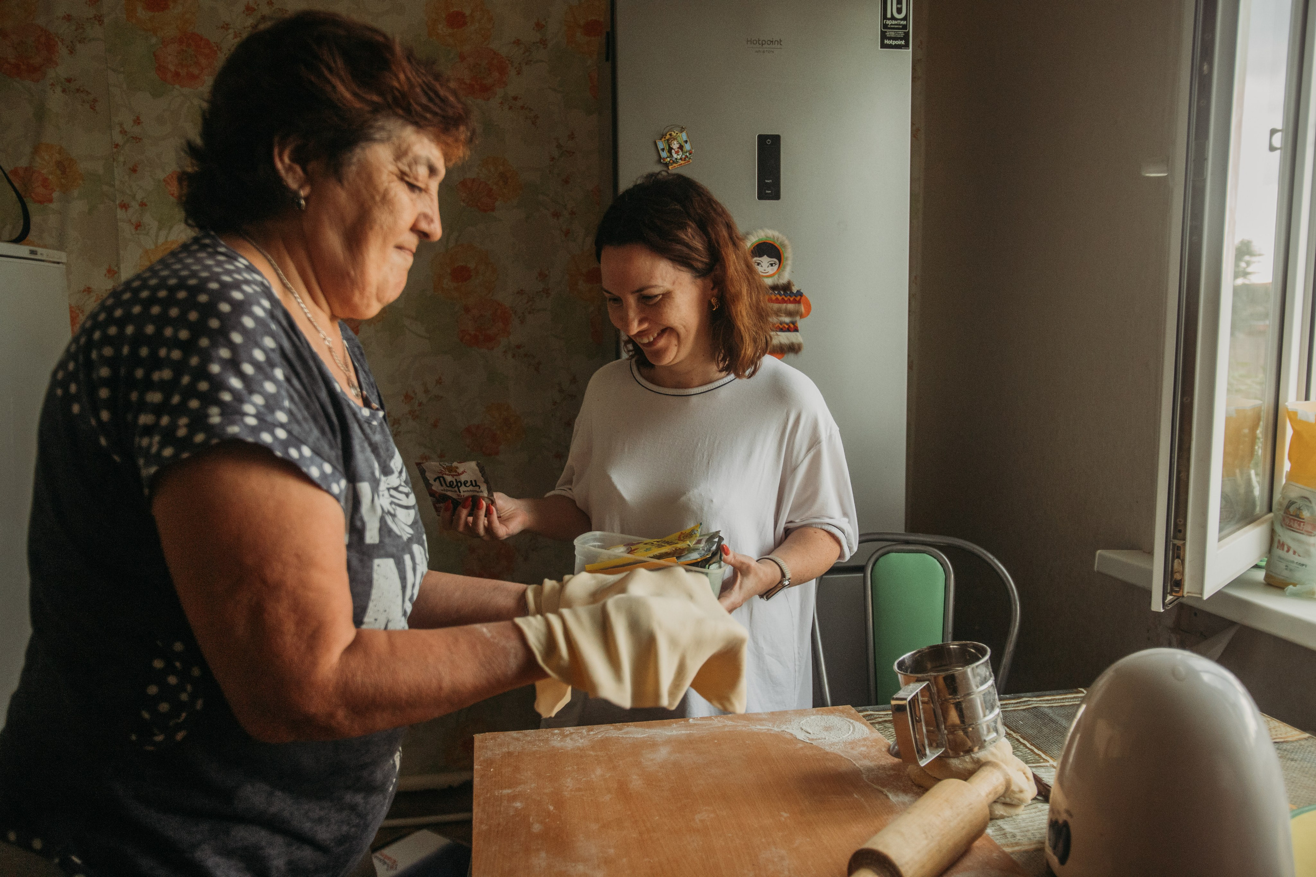 Домашняя фотосессия моей семьи. Венера Гайн. Репортажный фотограф  Тюмень. Обучение фотографии с 0