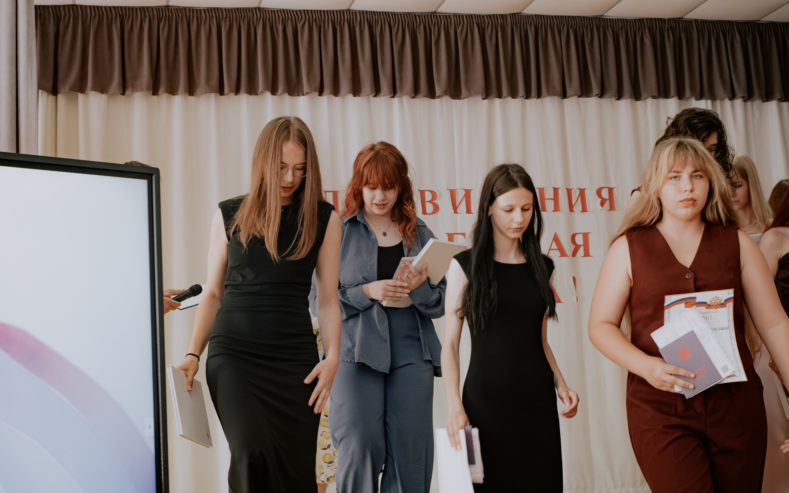 Кейс — Школьный выпускной. Коммерческий и Портретный Фотограф Симферополь Крым Максим Махо