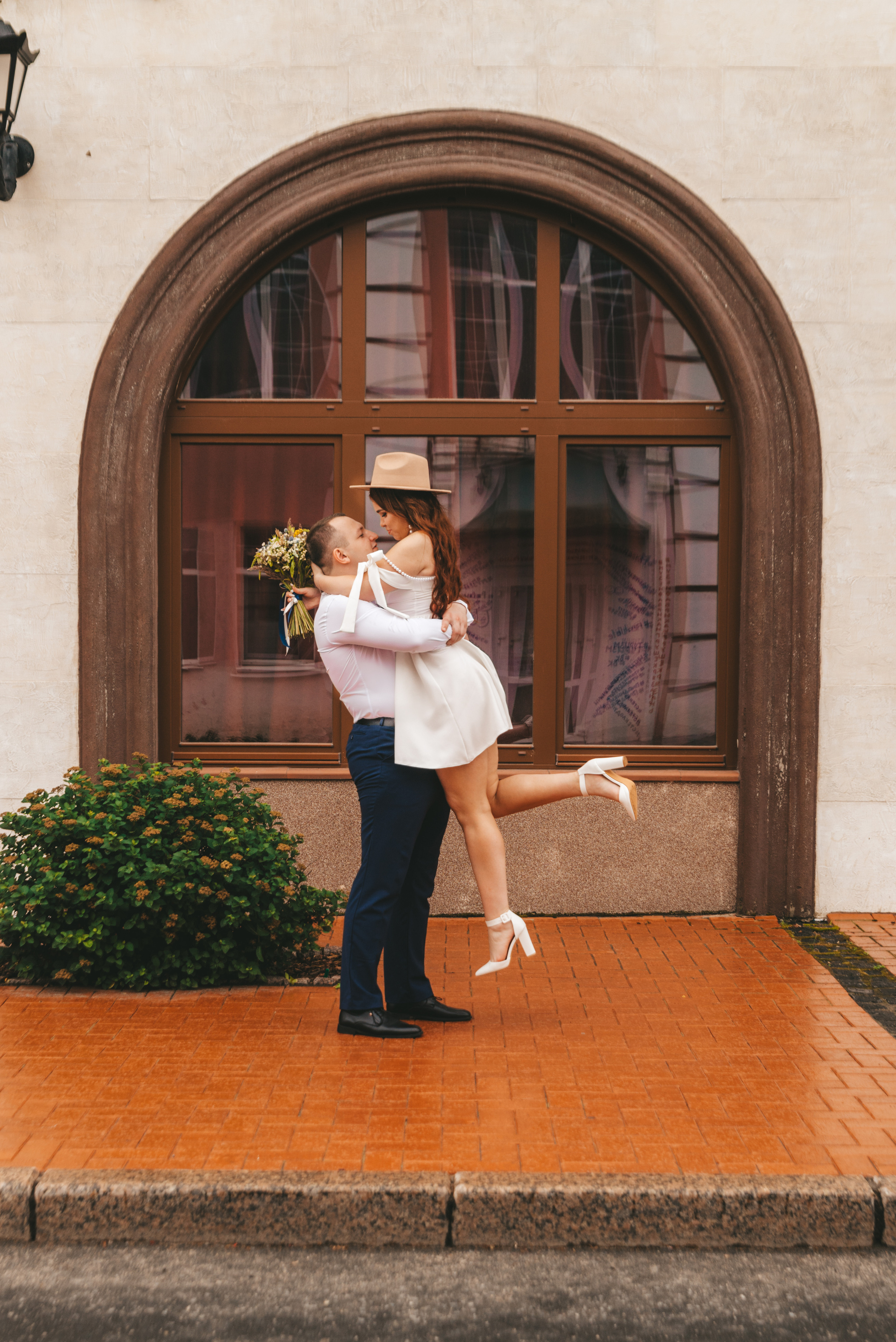 Фотосессия влюбленных молодоженов. Семейный, детский фотограф в Минске Вероника Гапоненко