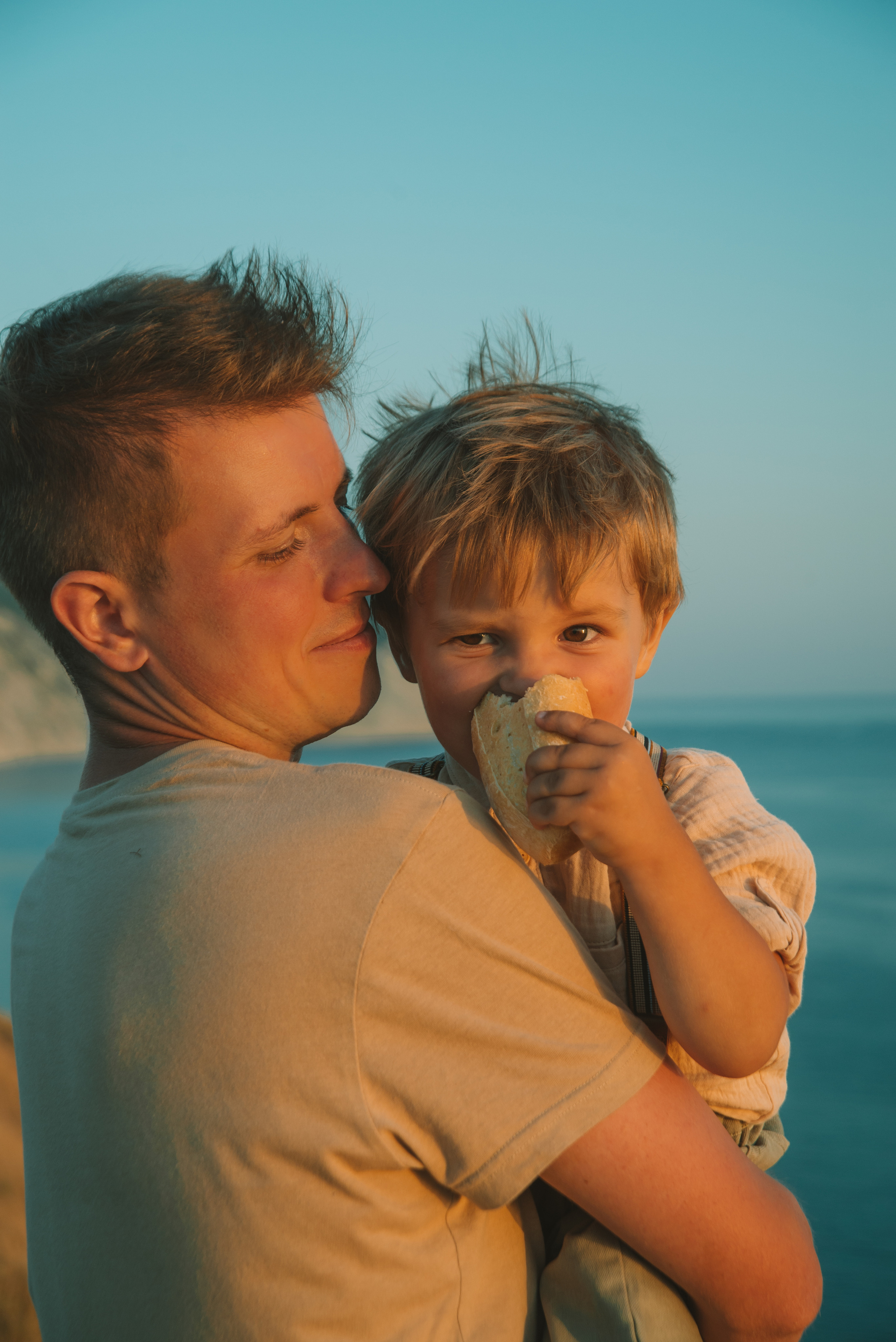 Семейная фотосессия на утёсе у обрыва. Семейный, детский фотограф в Минске Вероника Гапоненко
