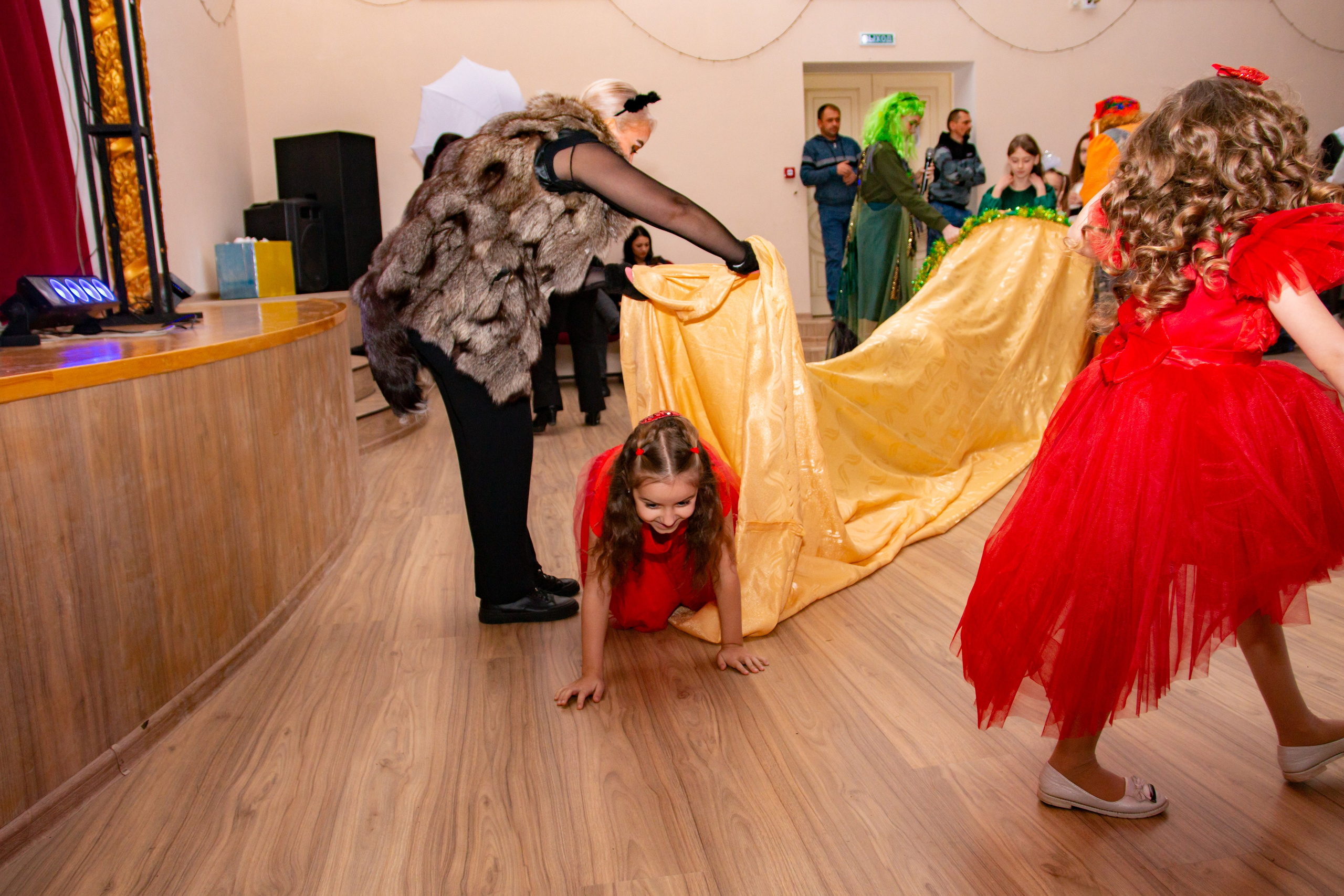 Новогодный утренник ДК Строитель г. Новоалександровск 23.12.2023. Главная