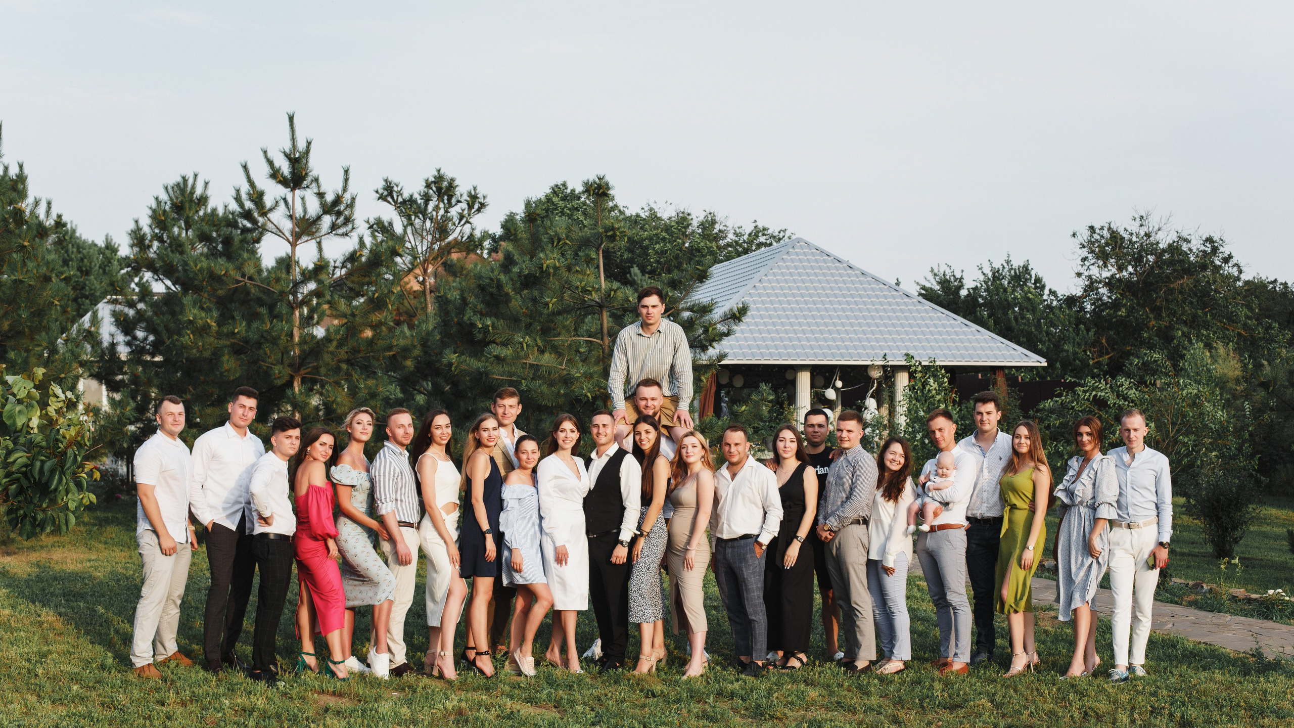 Свадебный фотограф Таганрог — фотосессия в центре города и банкет в коттедже «Виктория». Свадебный и семейный фотограф в Таганроге Бакарюк Антон