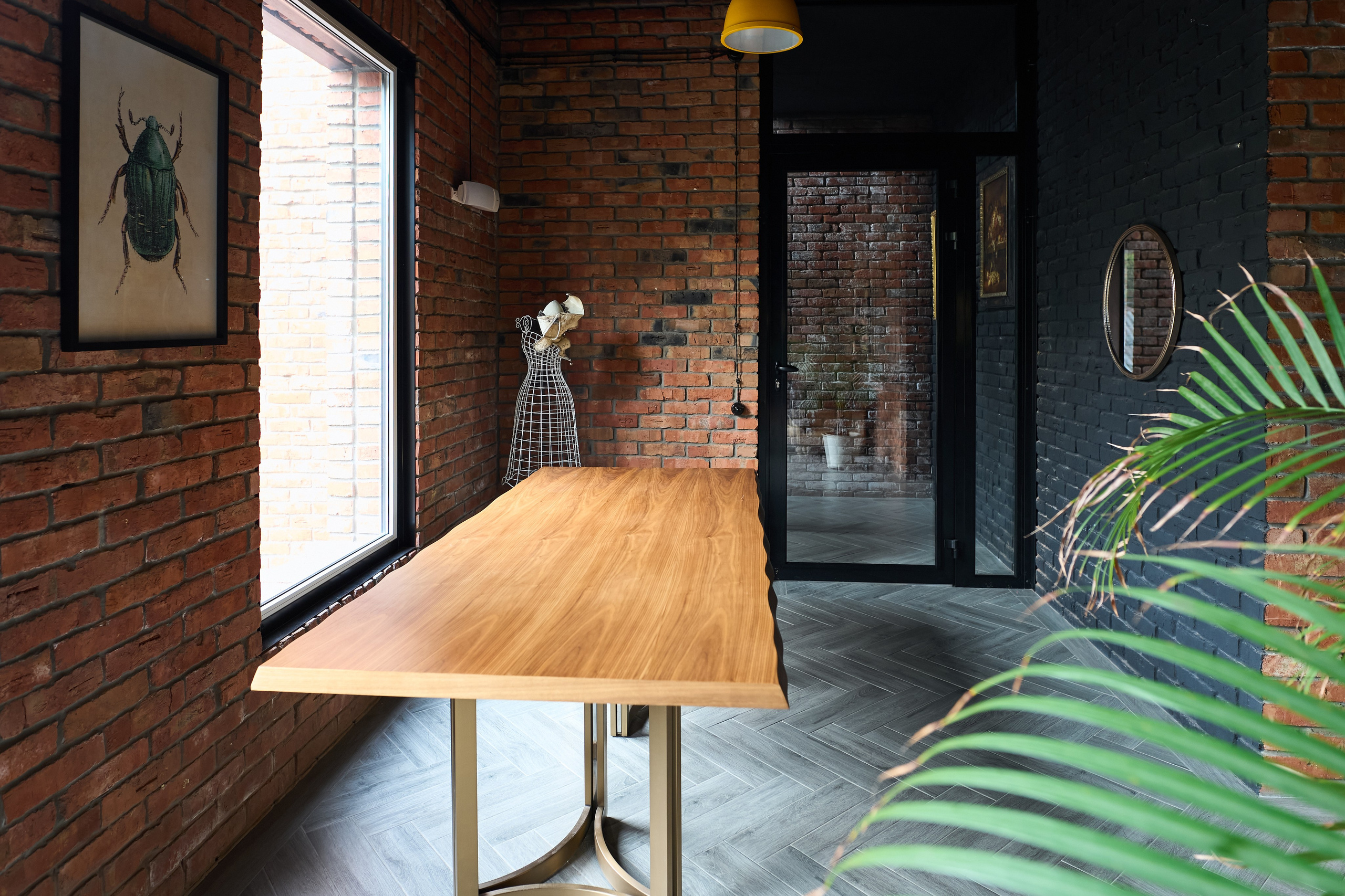 Интерьерная съемка здания продюсерского центра «Бикбау». Фотограф Олег Сотник