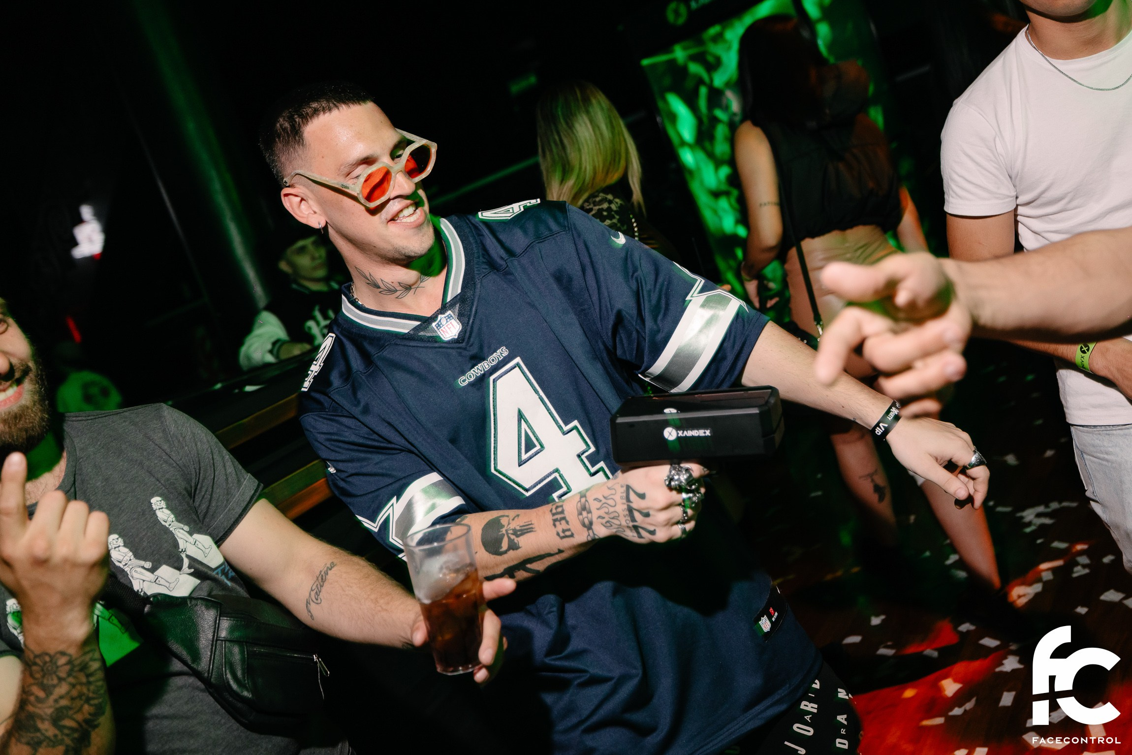 XAINDEX. Face Control: Crónica social, anuncios de eventos y reportajes fotográficos