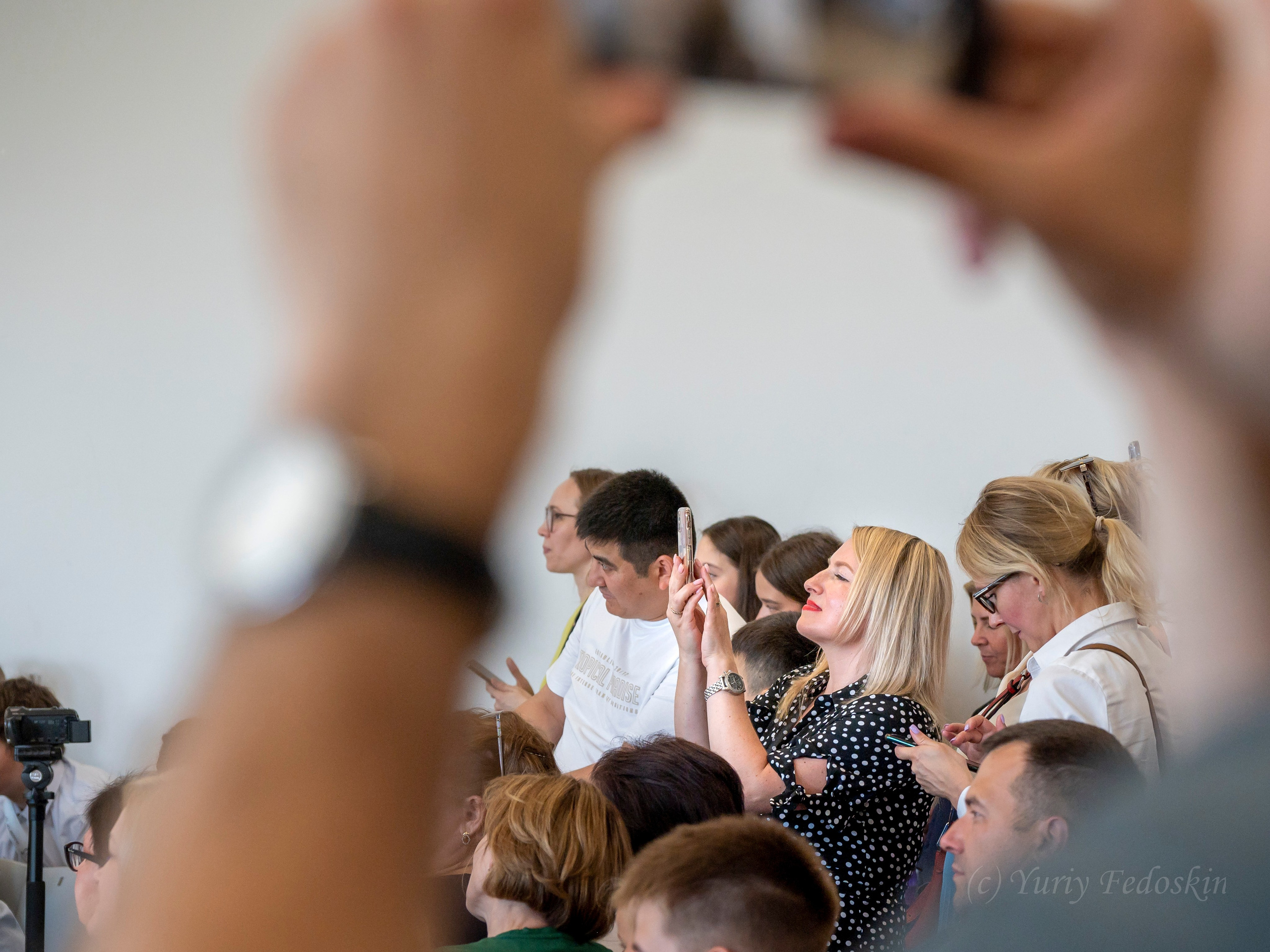 Репортаж о выпускном 9 классов в школе № 7 города Королёва, 26.06.24г. Профессиональный фотограф интерьеров в Москве Юрий Федоскин