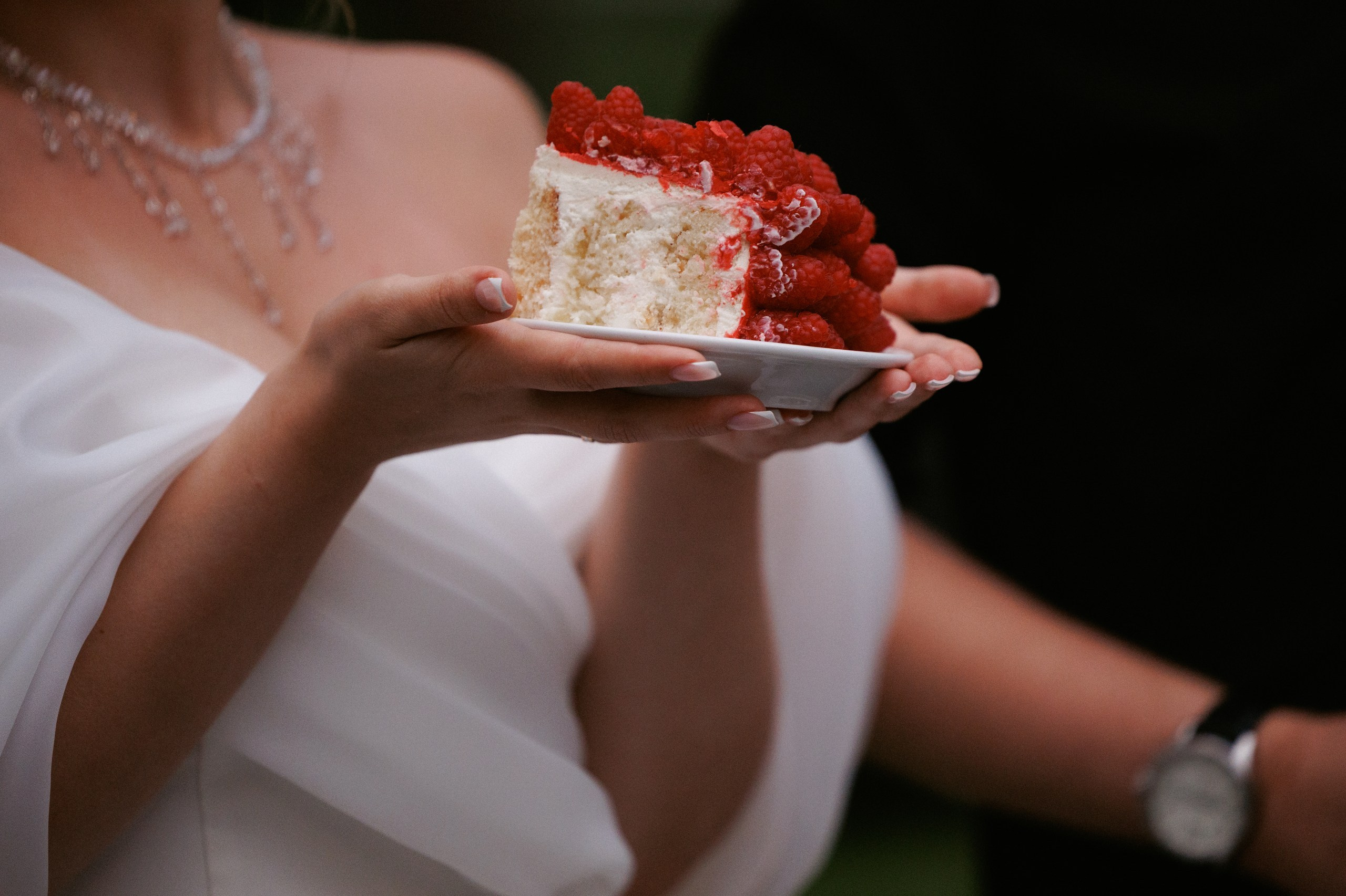 Свадьба под шёпот деревьев. Свадебный и семейный фотограф в Твери, Москве, Санкт-Петербурге