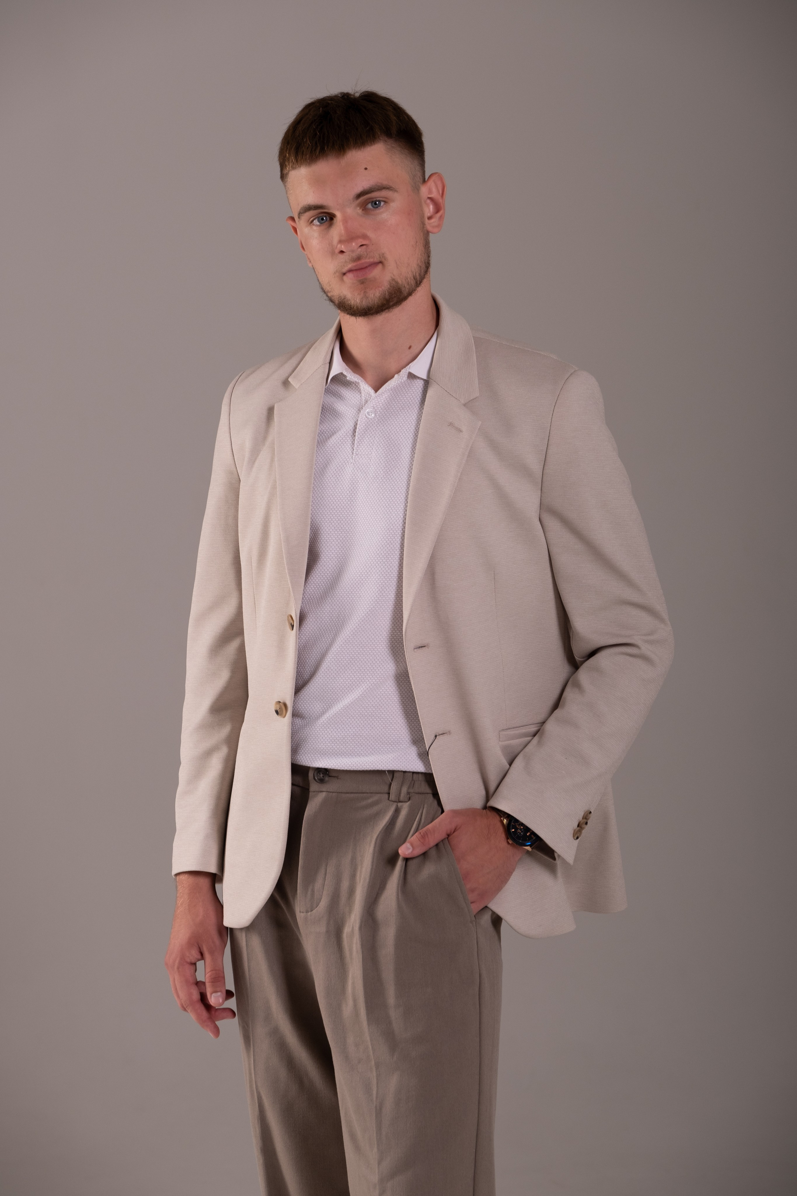 Владимир. Профессиональная фотосъемка в Крыму. Натуральные эмоции и живые кадры. Забронируйте дату прямо сейчас!