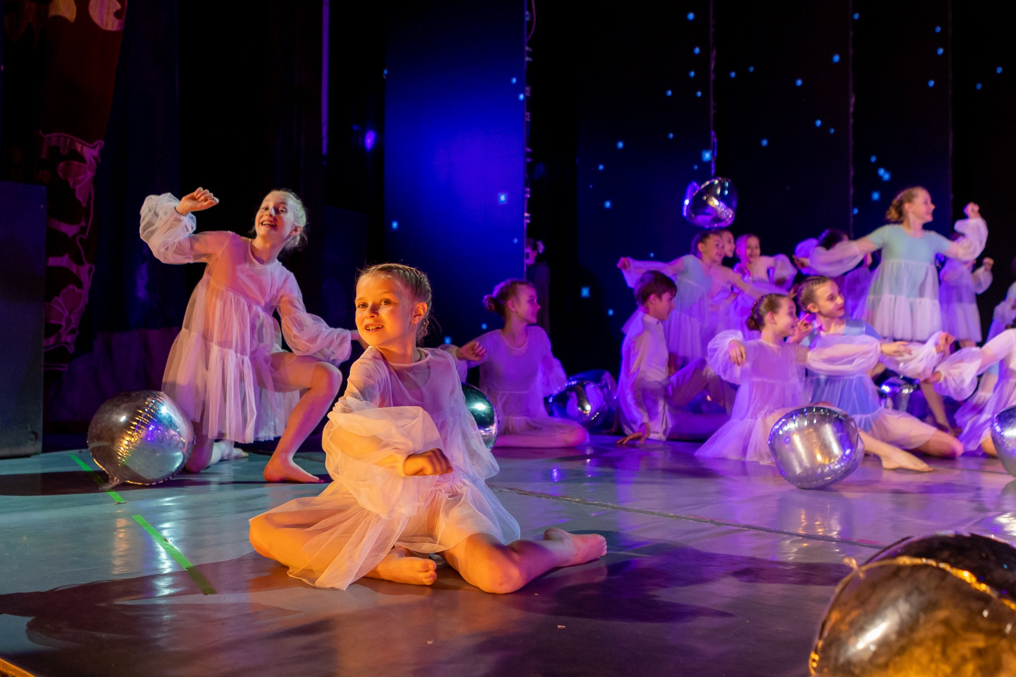 Отчетный концерт Заслуженного коллектива РФ «Жемчужинка» в Оренбурге, ДК «Россия», 2025 г. Фотограф в Оренбурге. Профессиональный фотограф