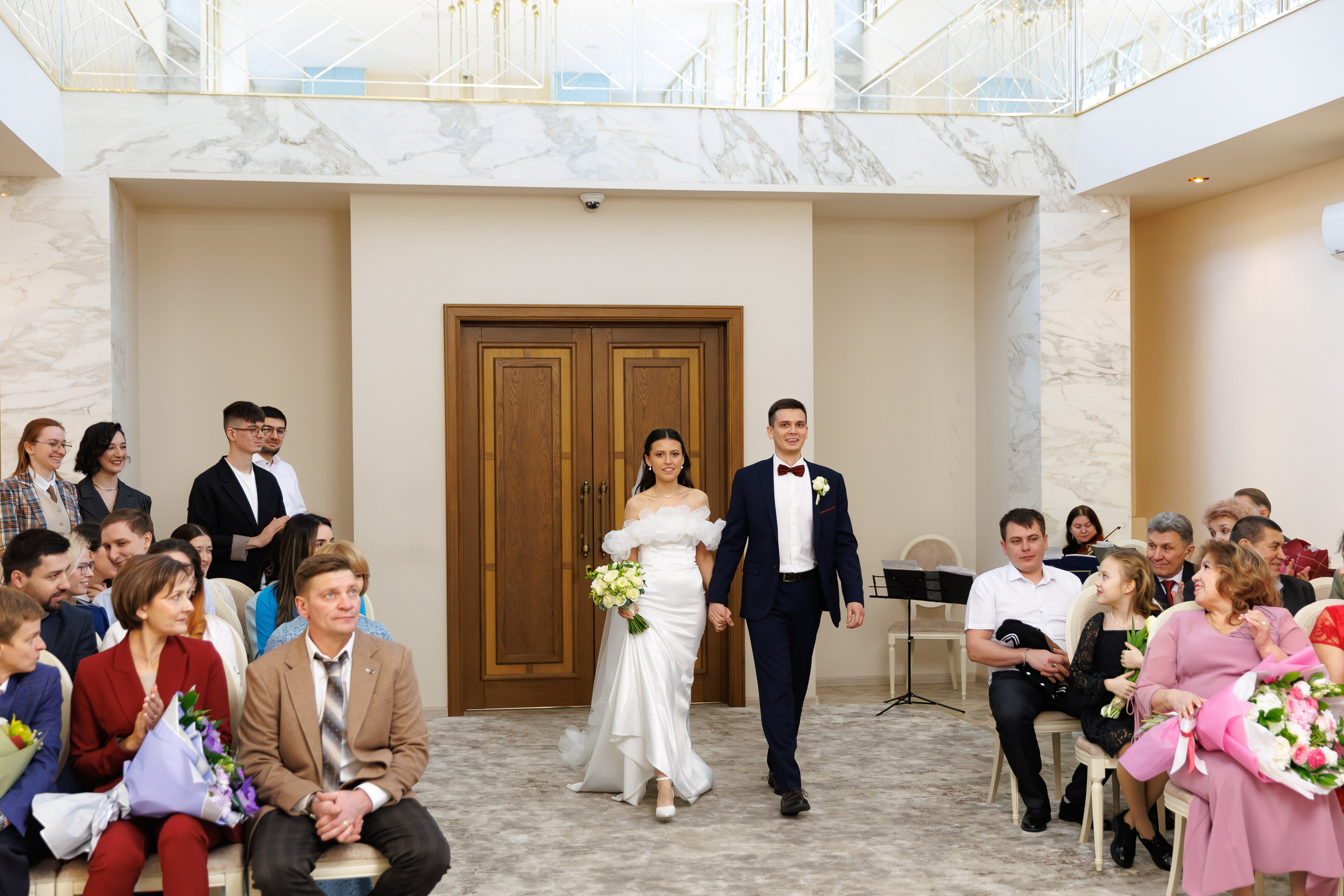 Свадебная фотосессия и сборы в гостинице Националь. Свадебный фотограф Москва и МО Сергей Киржаев