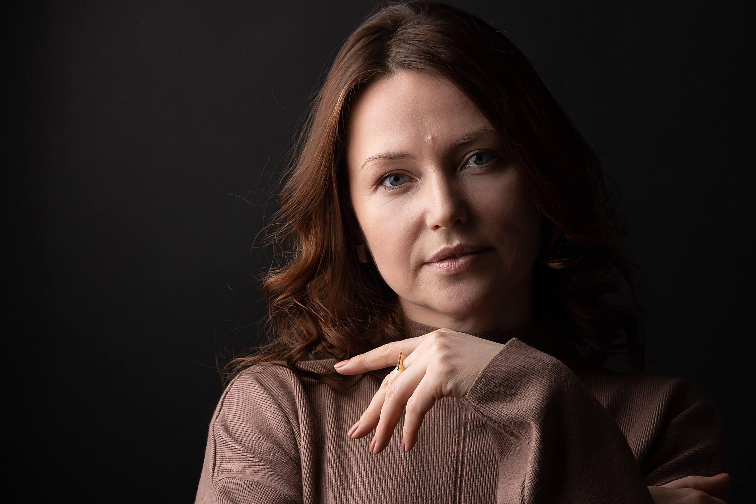 Юлия. ФОТОГРАФ РАДОСТИ Фотосессия в студии СПб. Портретный фотограф — Юрий Торлопов