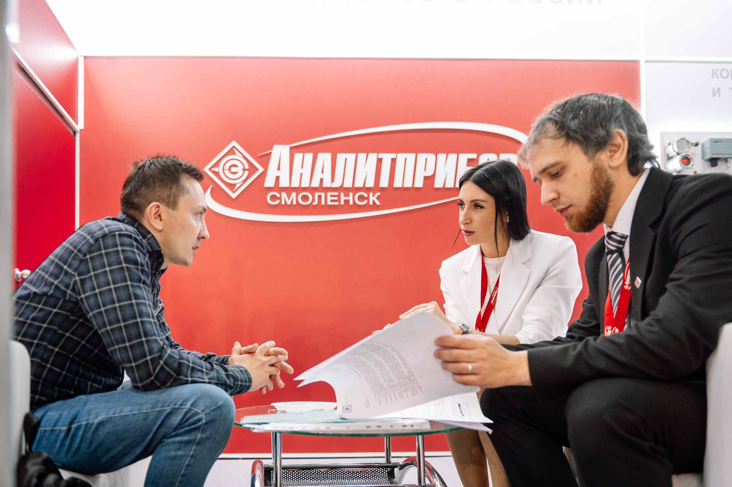 Аналитприбор на выставке Нефтегаз-24. Репортажный фотограф в Москве и по всему миру Степанова Юлия