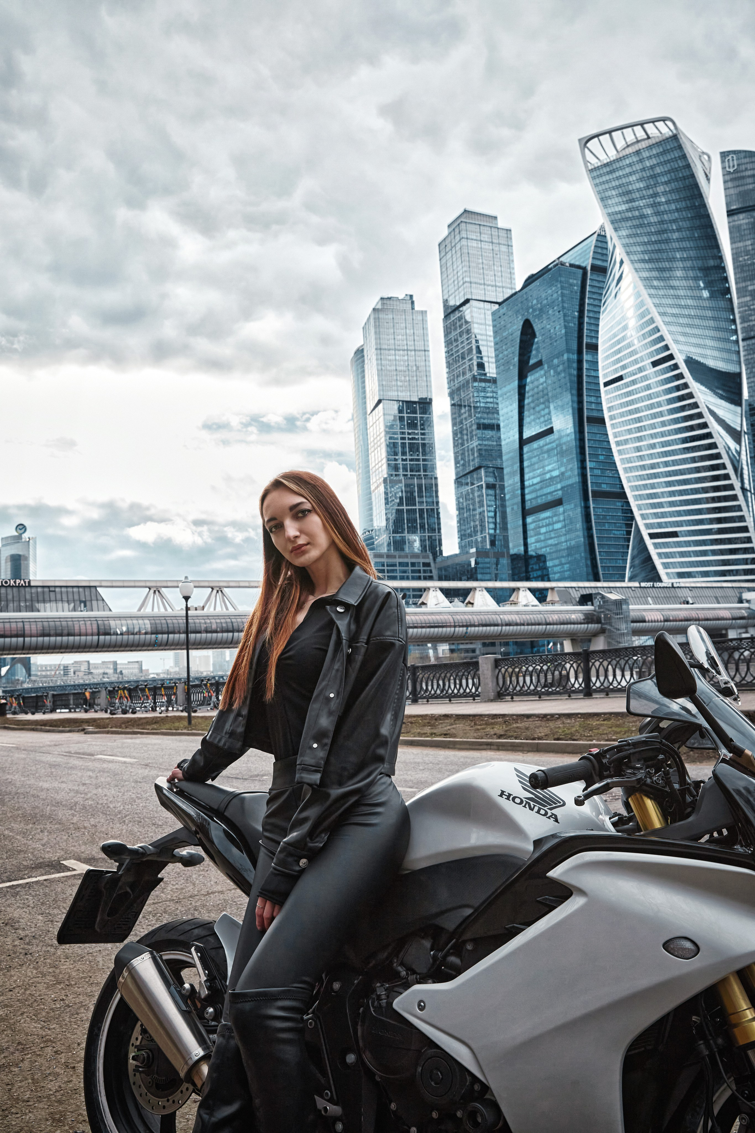 Фотосъёмка на мотоцикле в Москве. Семейный фотограф в Саратове Кузьминская Анжелика