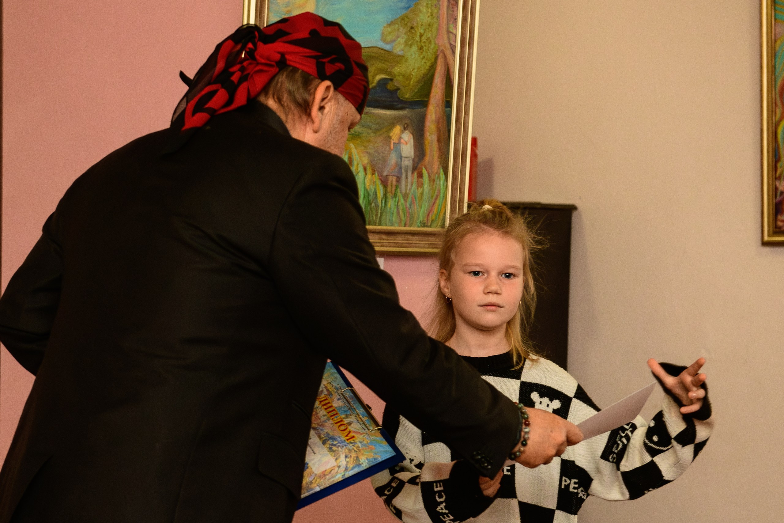 Выставка «Влюбленная в мир». Художница Татьяна Иванова-Гуляева. Фотограф Валерия Голубева (Миронова)