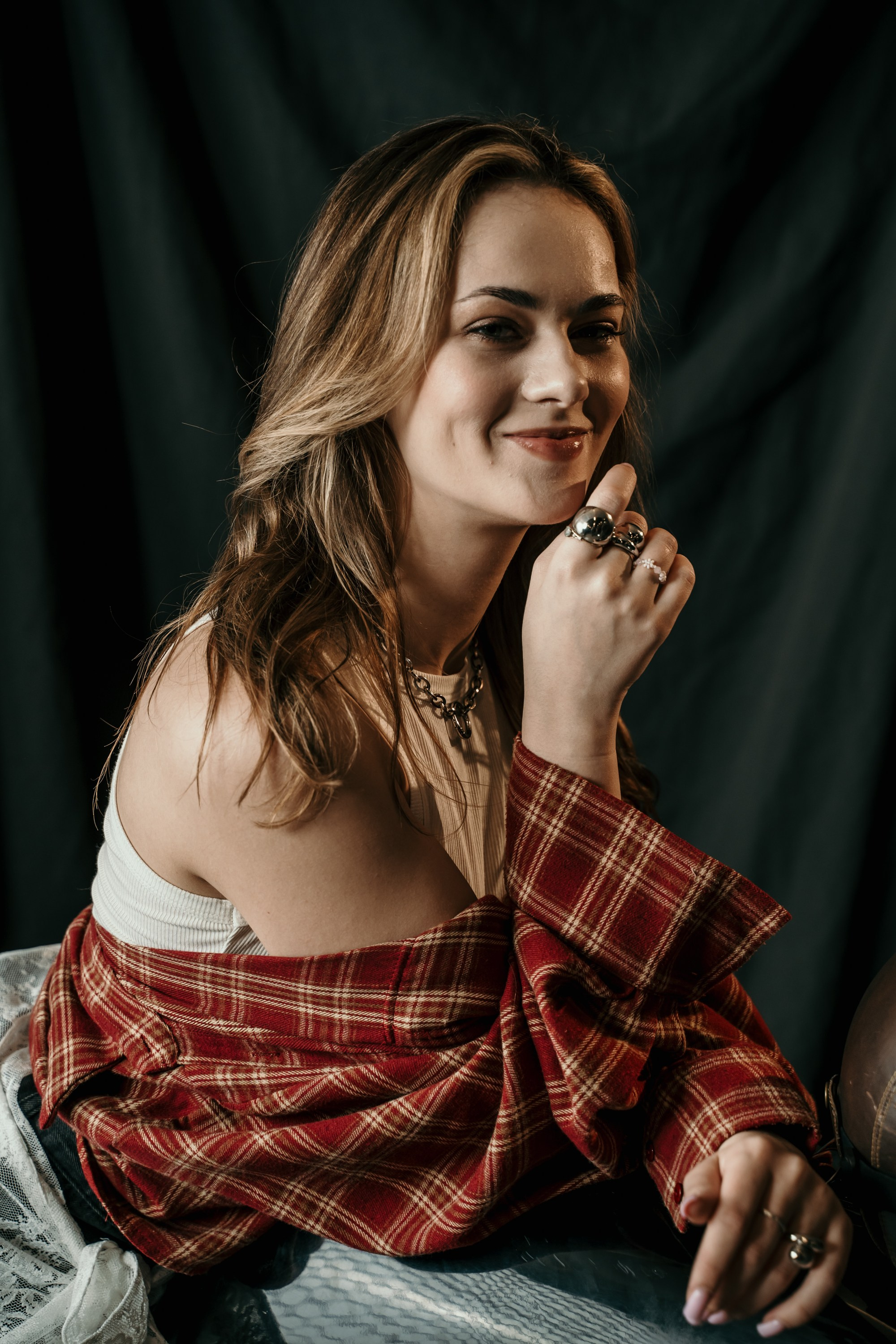 Фотосессия с мотоциклом в студии в Санкт-Петербурге. Свадебный, семейный, портретный, репортажный фотограф в Санкт-Петербурге