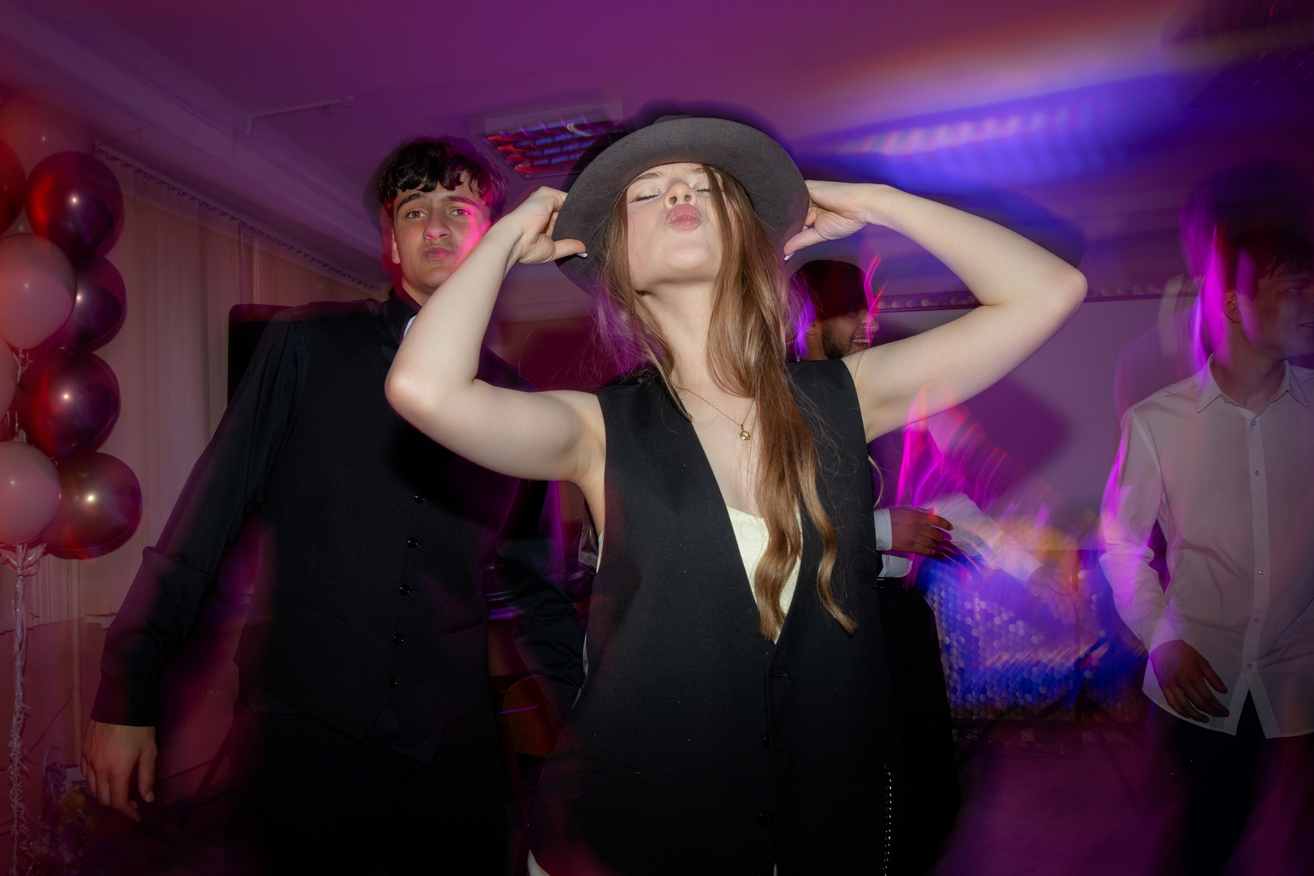 Школьный выпускной 2024 год в Соколе (Минск). Свадебный фотограф в Минске/Беларуси Сергей Спиридонов