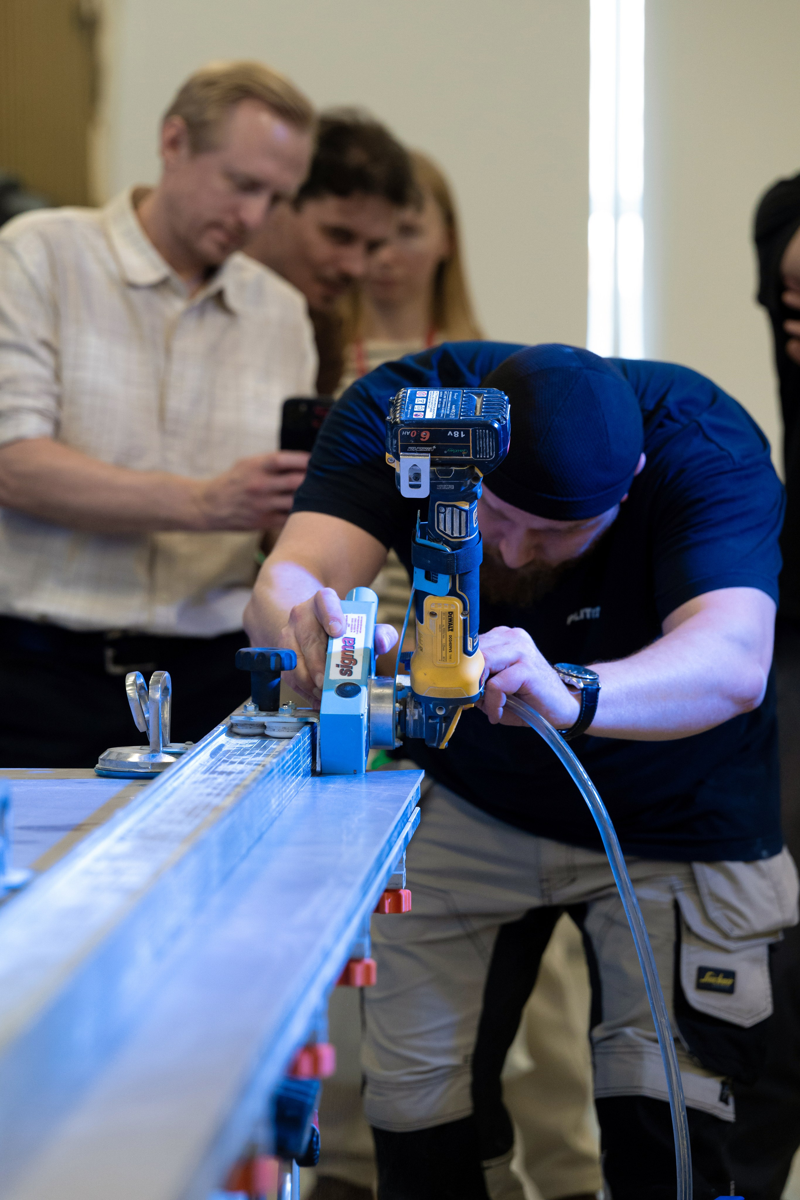 Форум от компании строительных материалов «Plitonit». Репортажный фотограф