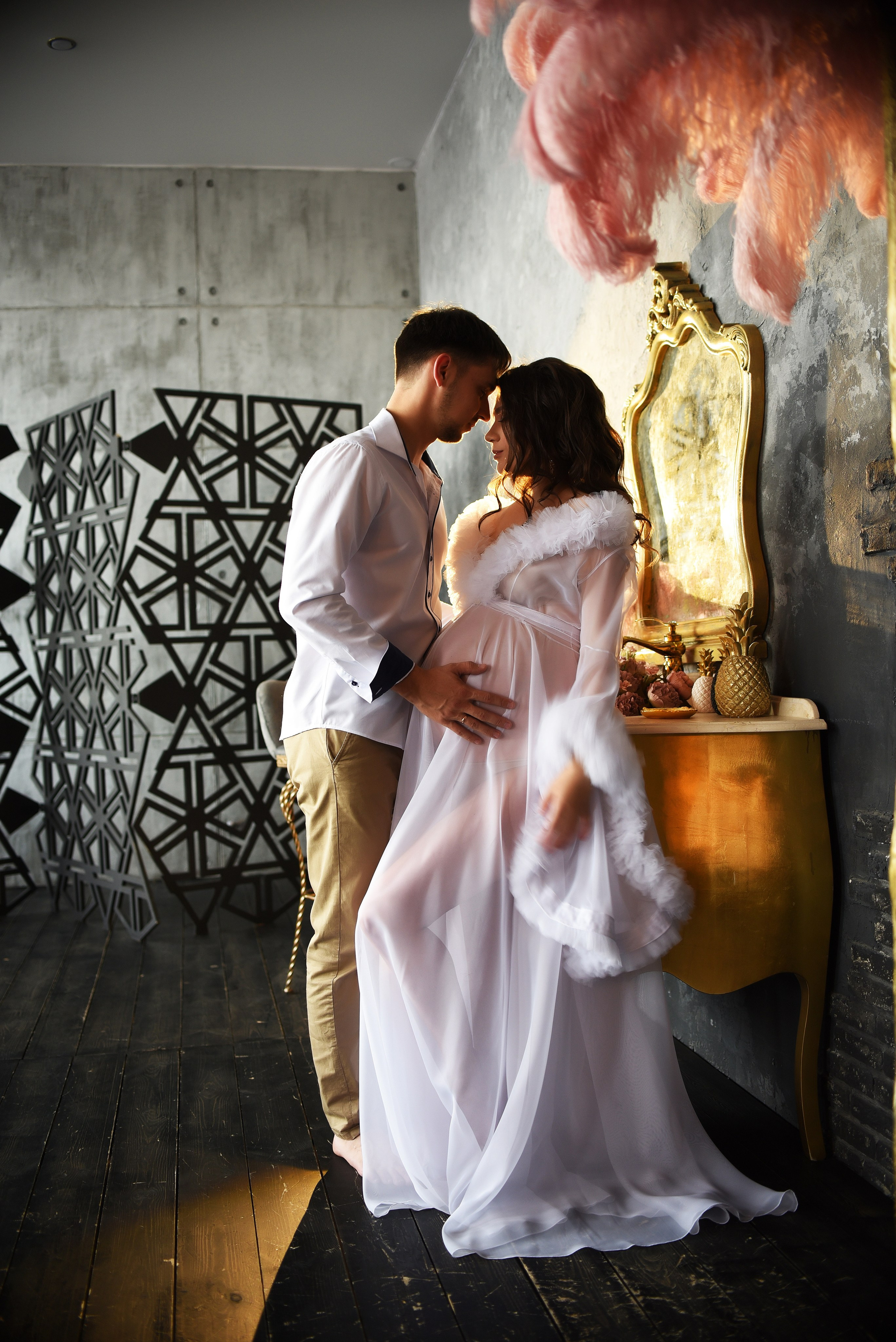 Фотосессия беременности студийная съемка. Свадебный, семейный, детский, контент фотограф в Омске Максим Ильин