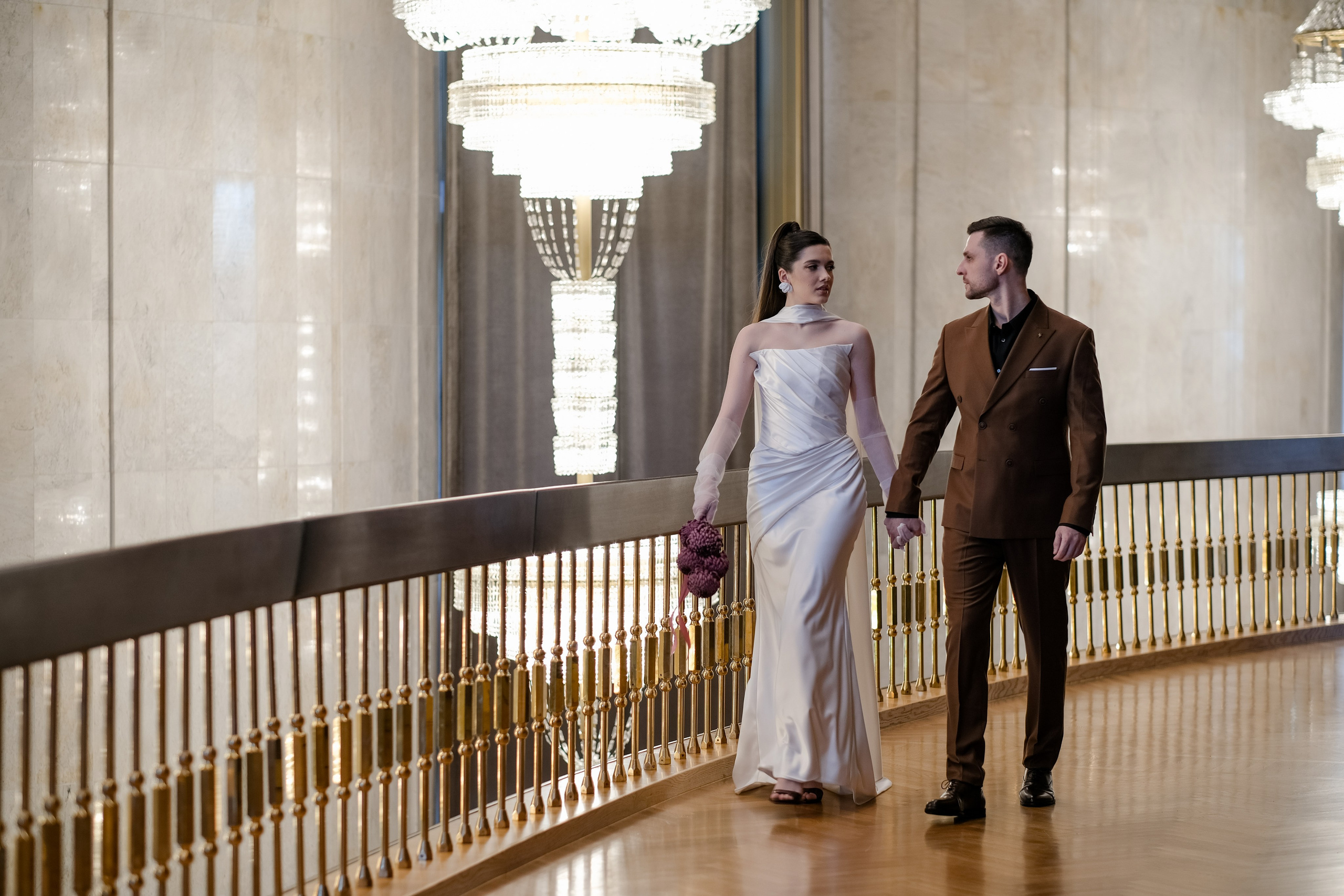 Свадебная фотосессия в театре драмы имени Наума Орлова. Свадебный фотограф в Челябинске Сырчикова Наталья