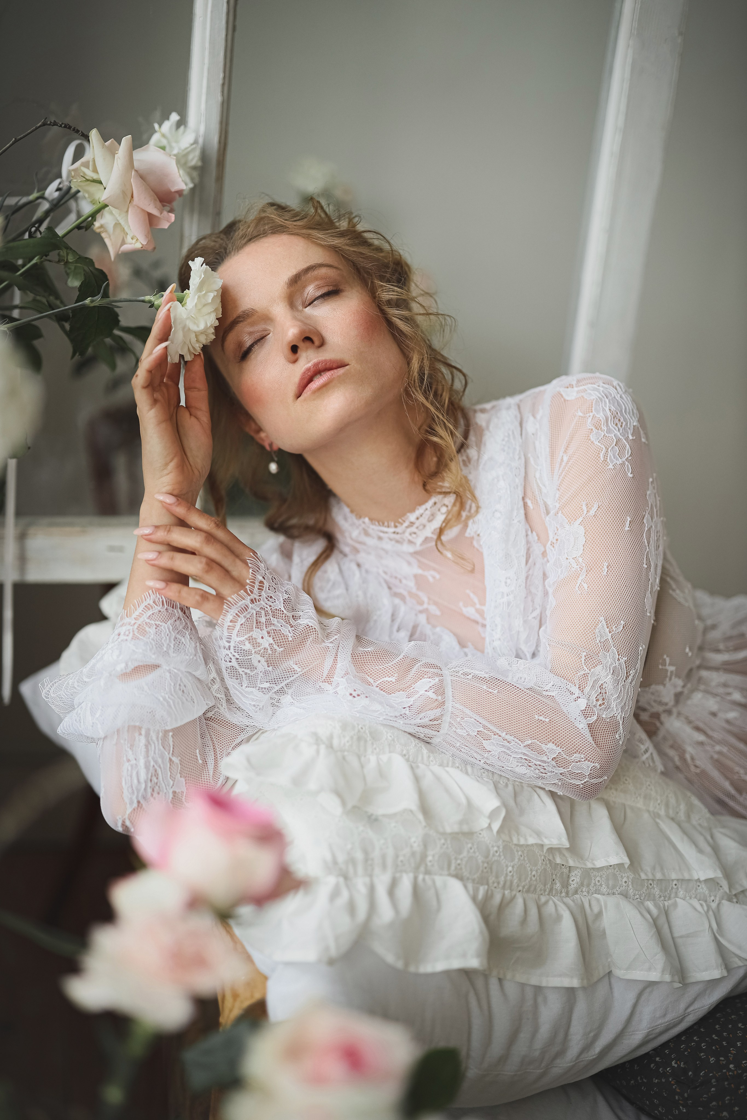 Фотосессия с живыми цветами для Дарьи. Свадебный и семейный фотограф в Абхазии Жанна Соснина