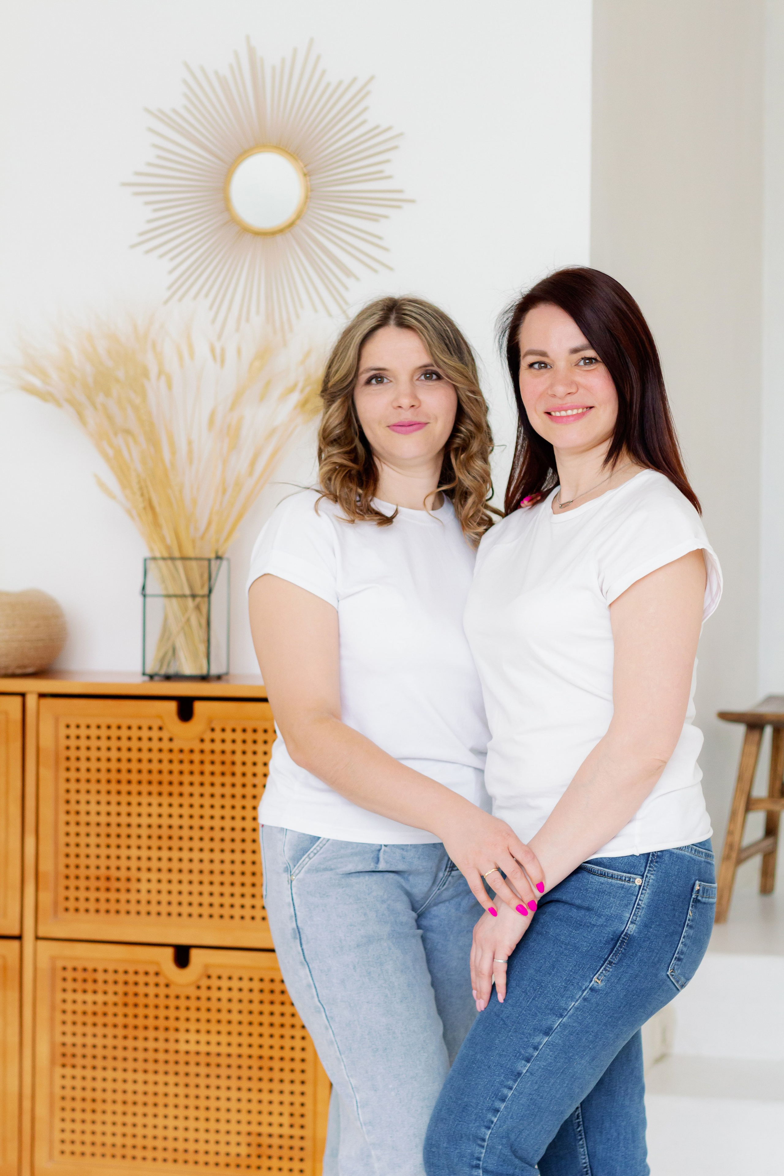 Две сестры. Две семьи. Одна любовь. Семейная фотосессия в студии, Екатеринбург. Фотограф в Екатеринбурге Пойгина Елена