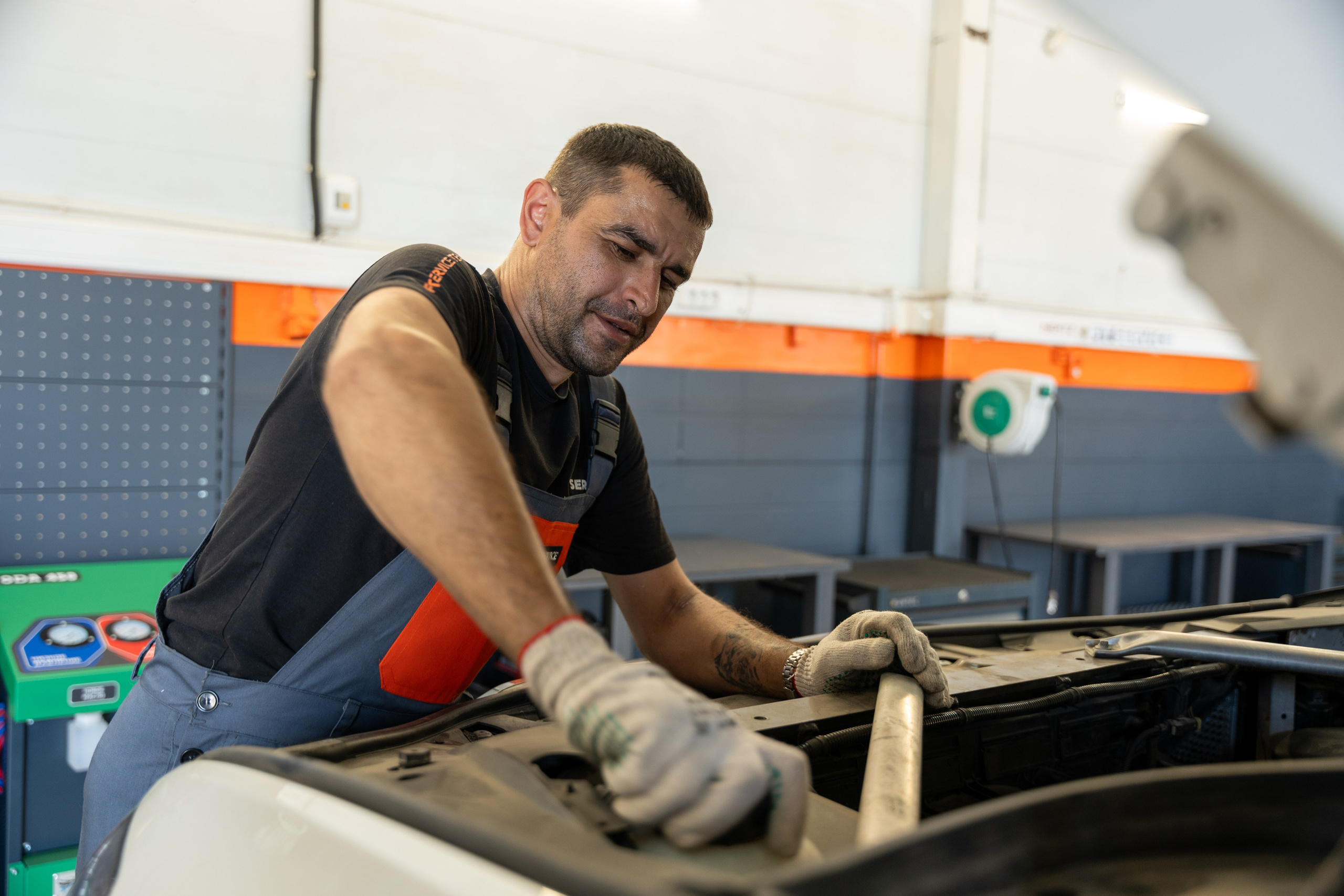 Интерьерная фотосъемка автосервиса Fit Service в Краснодаре — сеть СТО Профессиональная фотосъемка интерьера техцентра в Краснодаре. Шедевры для Вас! Фотограф и Видеограф в Краснодаре Пахиев Руслан