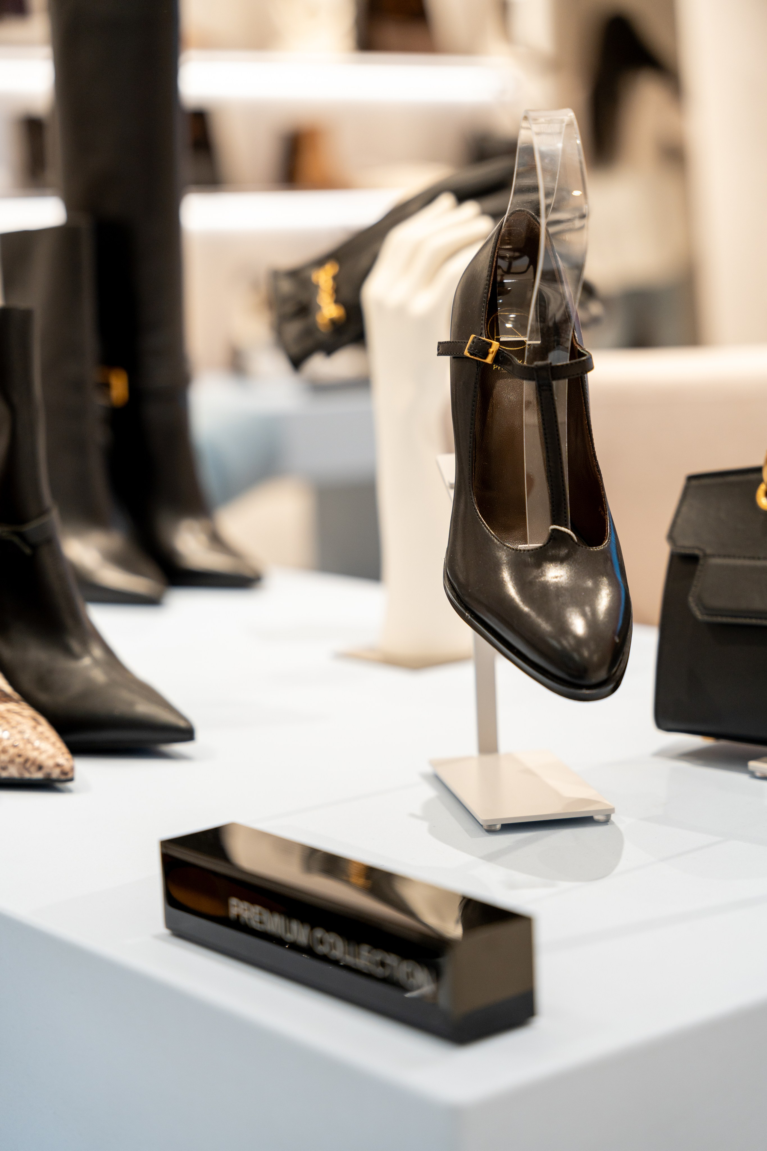 Интерьерная фотосъемка магазина Ekonika в Краснодаре — обувной бренд Профессиональная фотосъемка Ekonika — фирменный магазин в Краснодаре. Шедевры для Вас! Фотограф и Видеограф в Краснодаре Пахиев Руслан