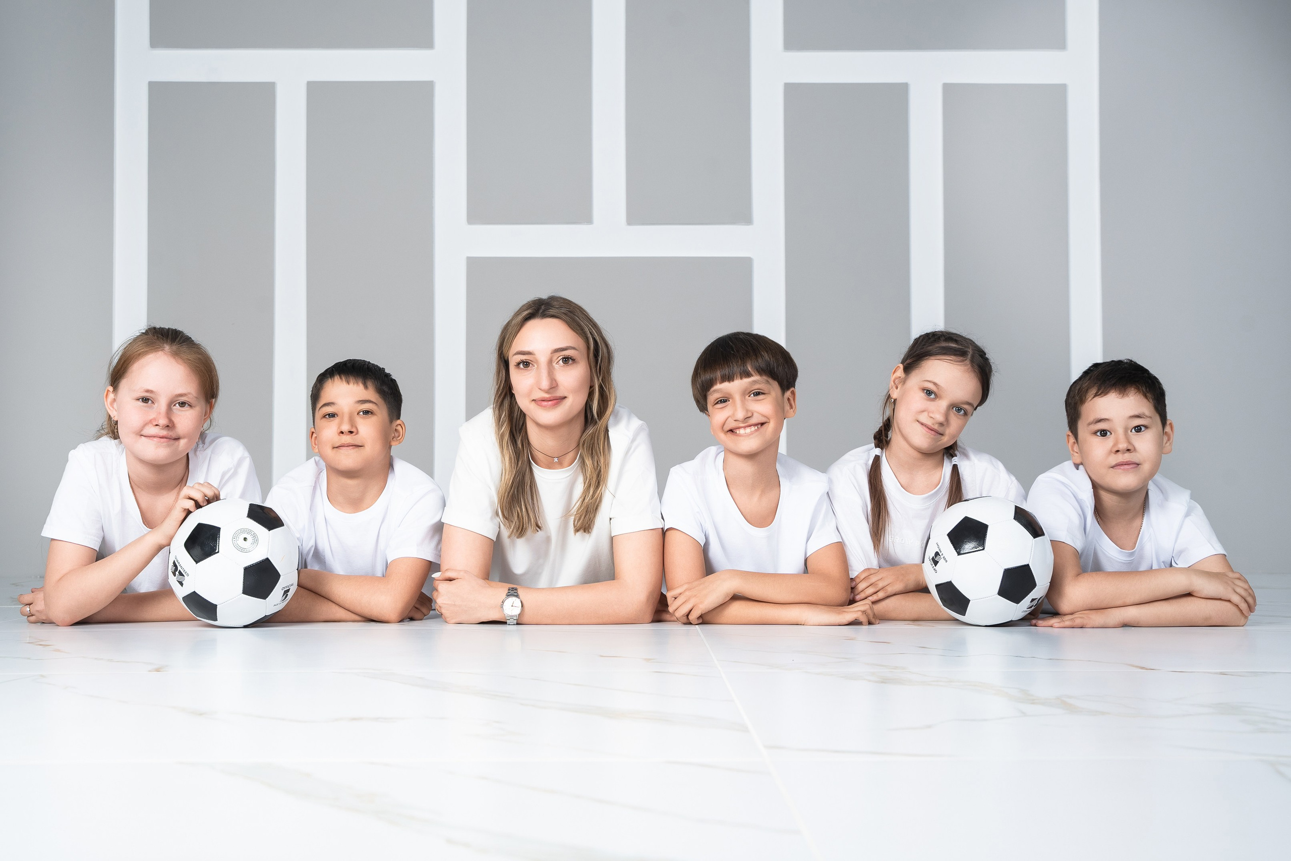 Выпускная фотосессия в фотостудии. Выпускные альбомы Нижнекамск Набережные Челны Фотостудия Небо