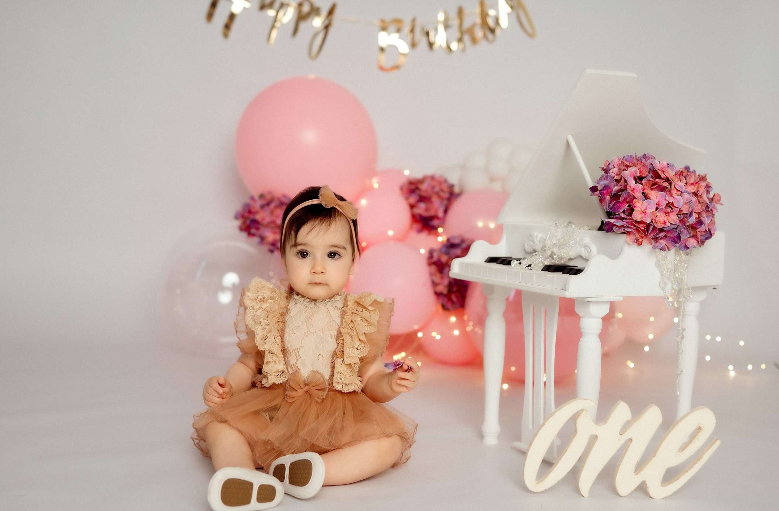 Классика для девочек. Детский и семейный фотограф в г. Ачинск Надежда Мелиоранская