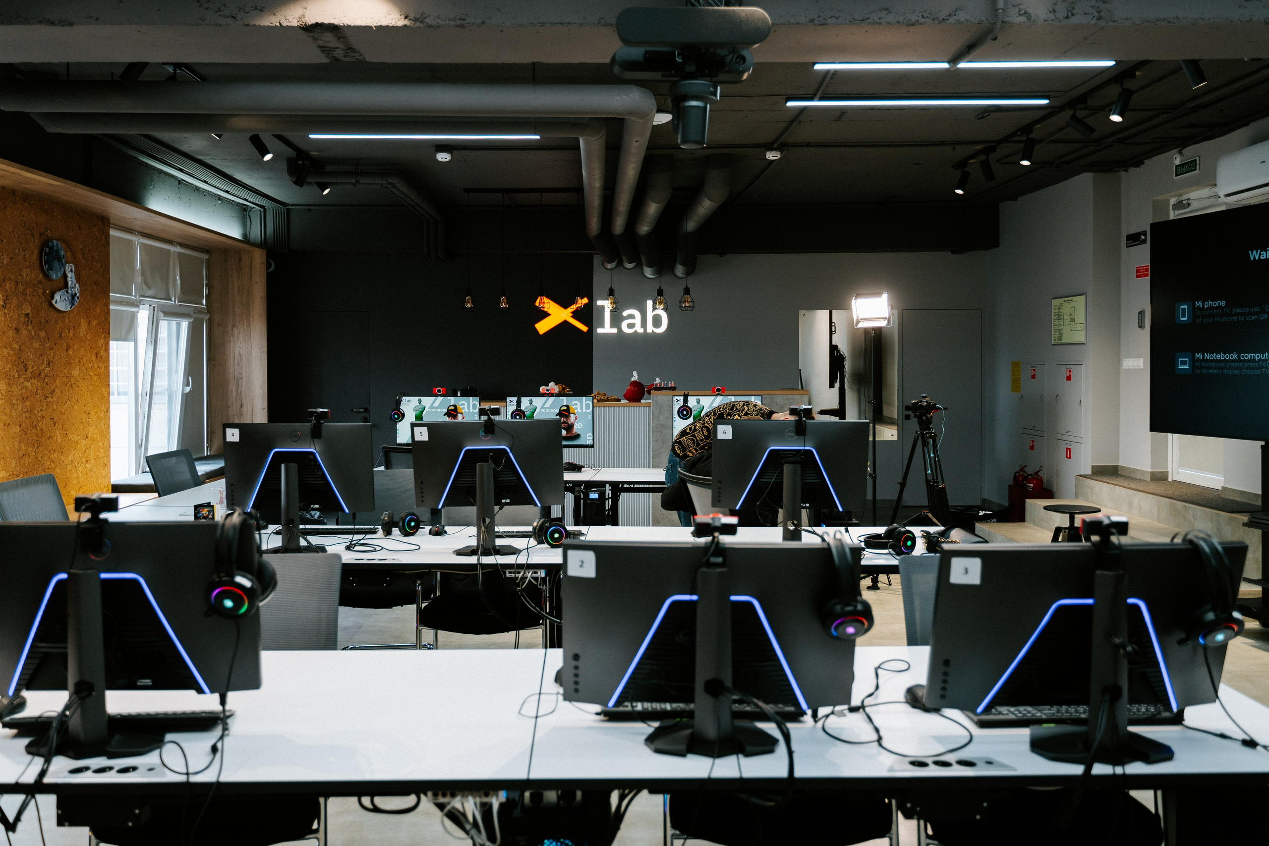 CarX. Создаю контент для бизнеса- Андрей Корниенко и упаковываю компании и экспертов в Краснодаре