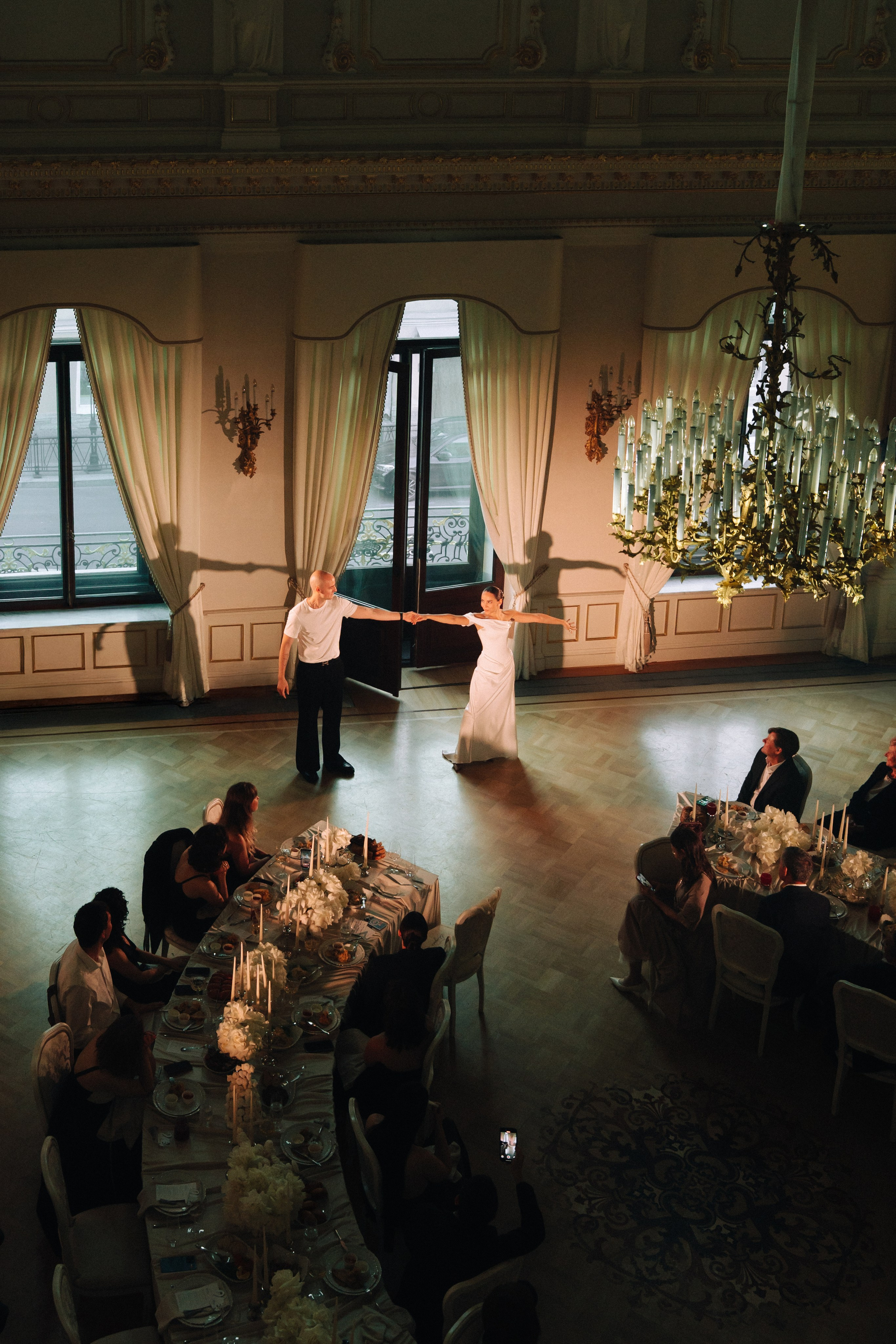 Вова и Лиза. Питер. Гранд Отель Европа, 1 дворец бракосочетания и особняк Мясникова. Свадебный фотограф Катерина Чулкова