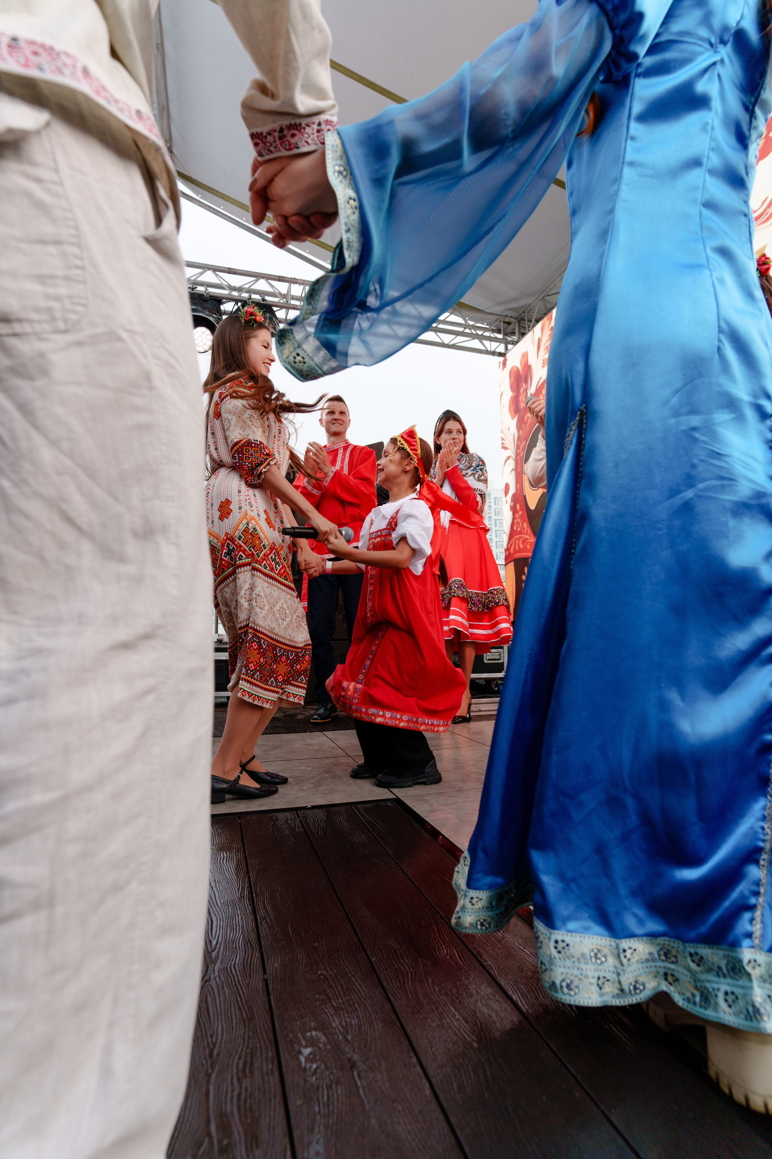 Репортажный фотограф на гендер пати в славянском стиле в Москве. Репортажный фотограф Москва Сергей Дружинин