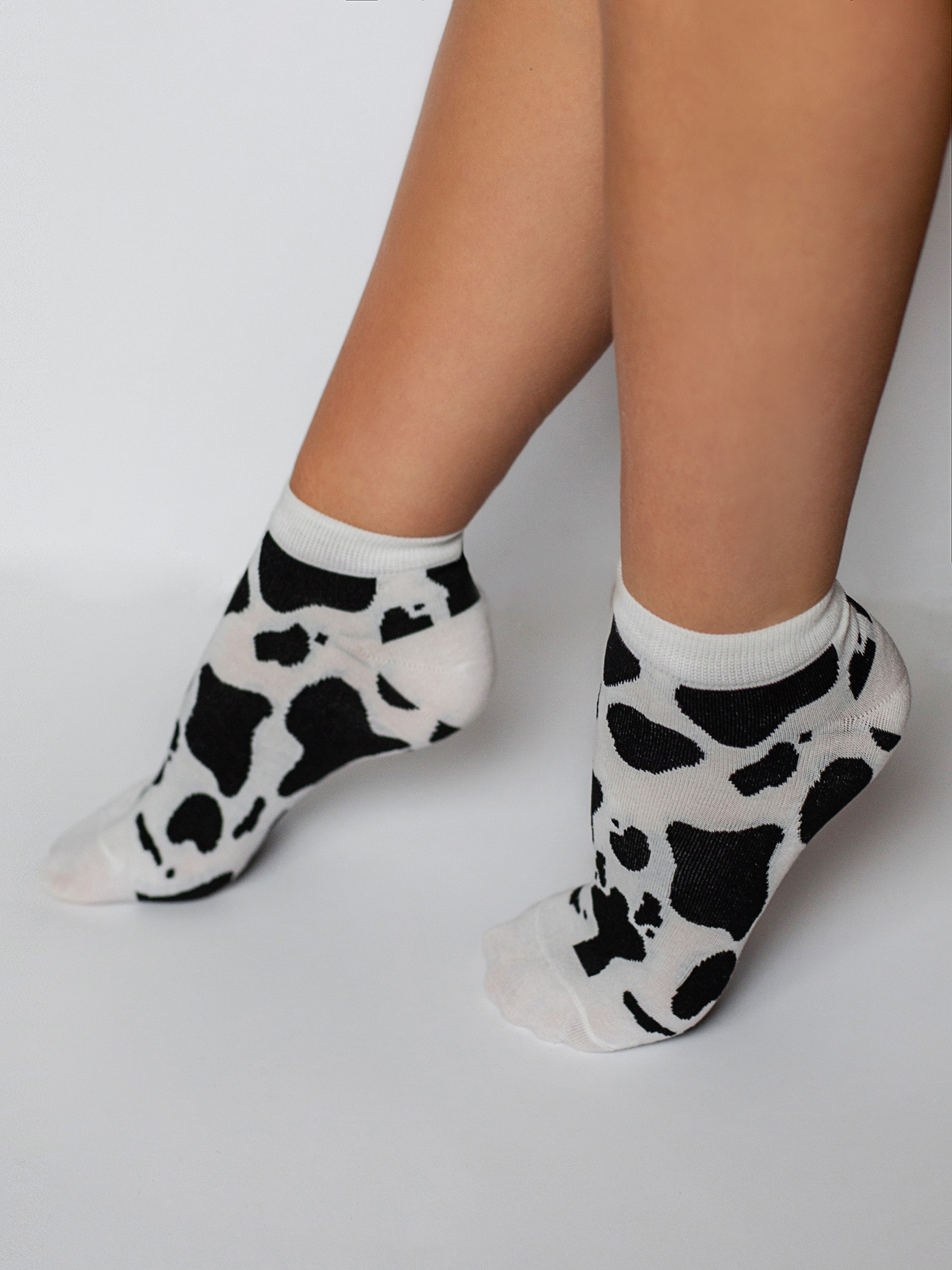 Носочки на белом фоне. Деловая и Бизнес съемка в  Москве Инесса Грушко