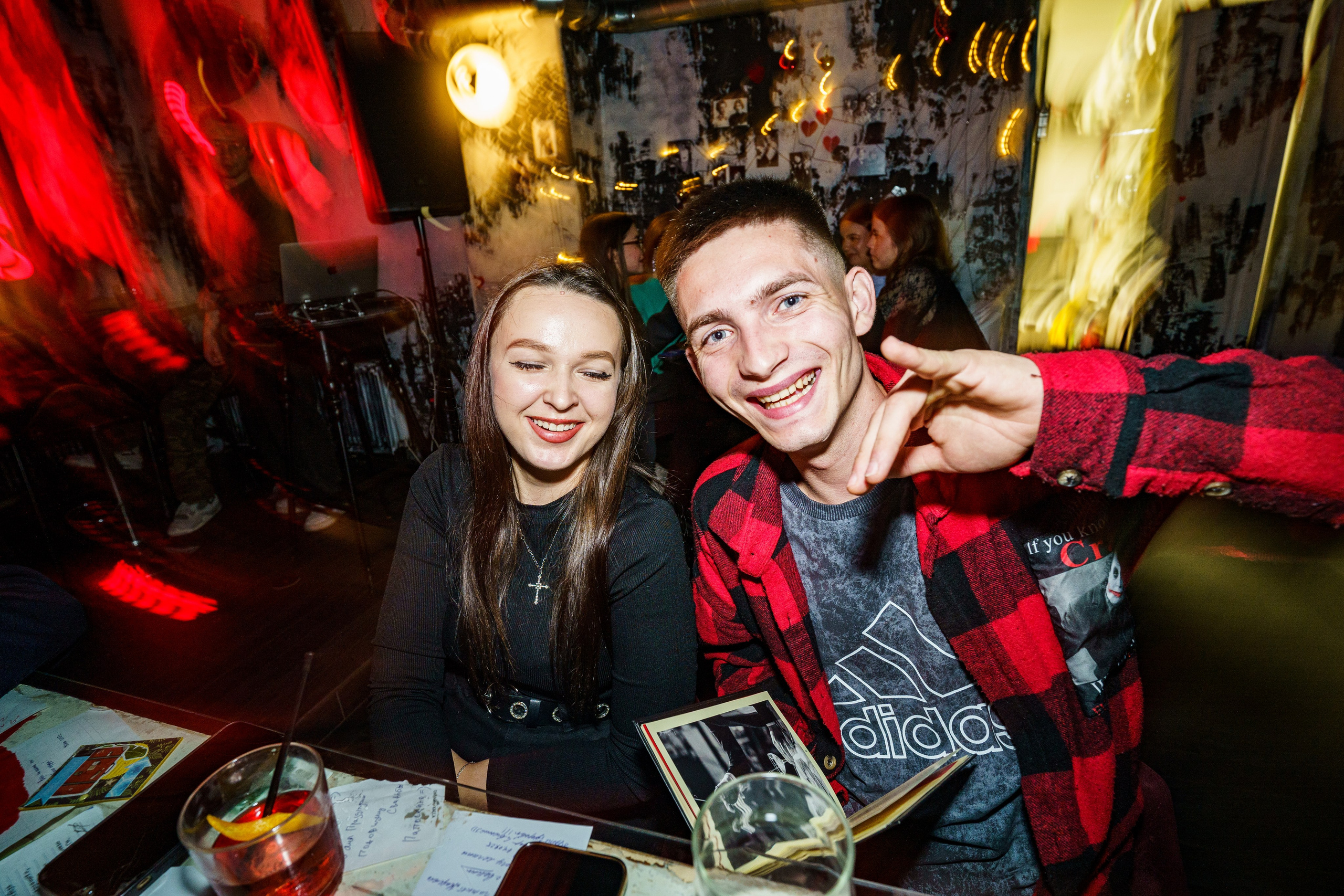 Из Сибири с любовью. Бар разбитых сердец. Концертный и репортажный фотограф в Санкт-Петербурге Слава Пахомов