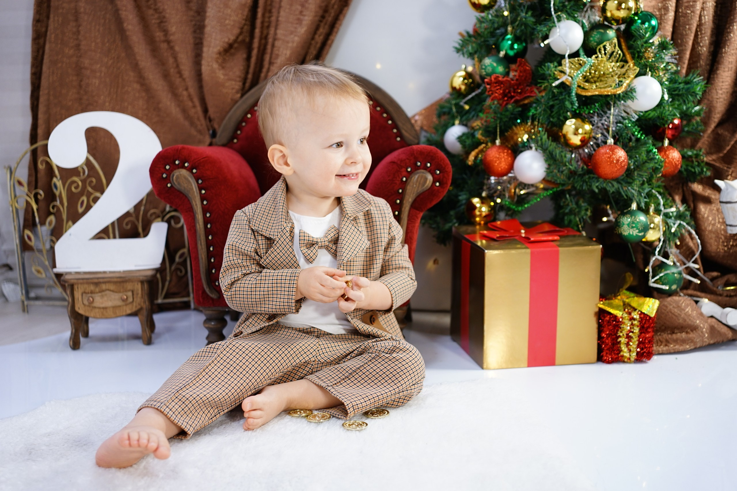 Бордовая зона. Детская Фотостудия ГОДОВАСИКИ в Санкт-Петербурге фотосесия на годик