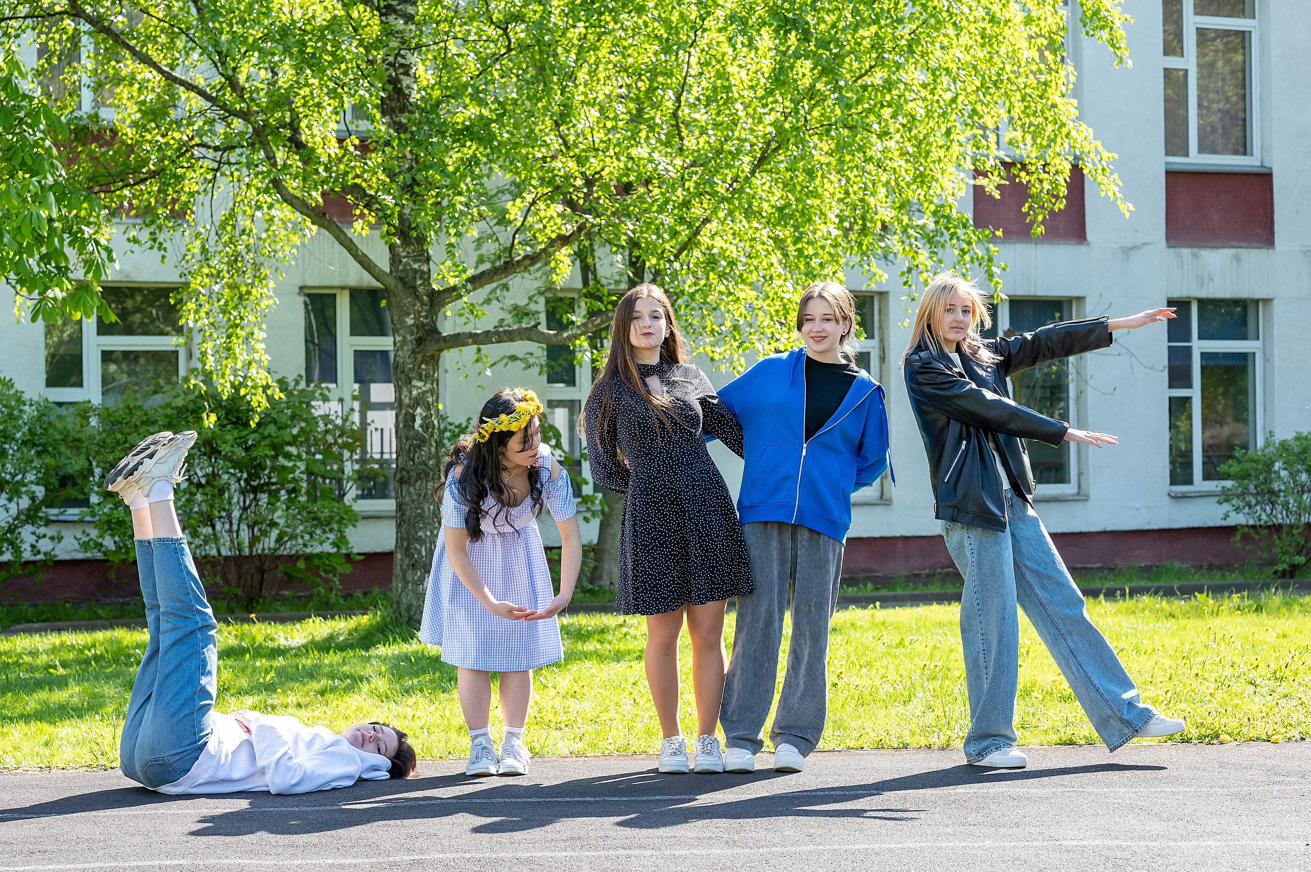 Фотосессия в классе и на территории школы. 9-И класс школа 1413. Детский и семейный фотограф г. Москва Оксана Катаджи