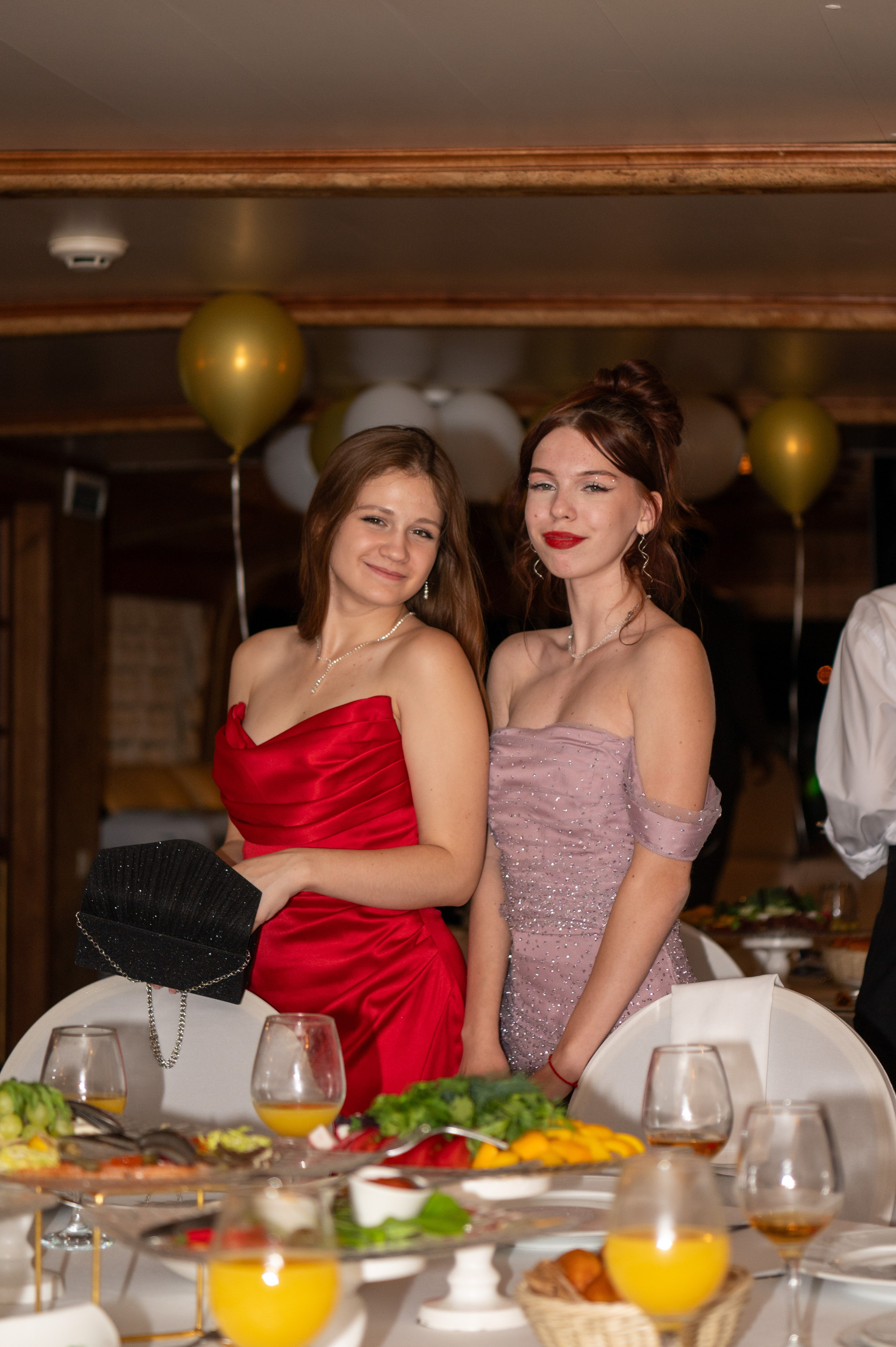 Выпускной вечер 11 класс на теплоходе. Детский и семейный фотограф г. Москва Оксана Катаджи