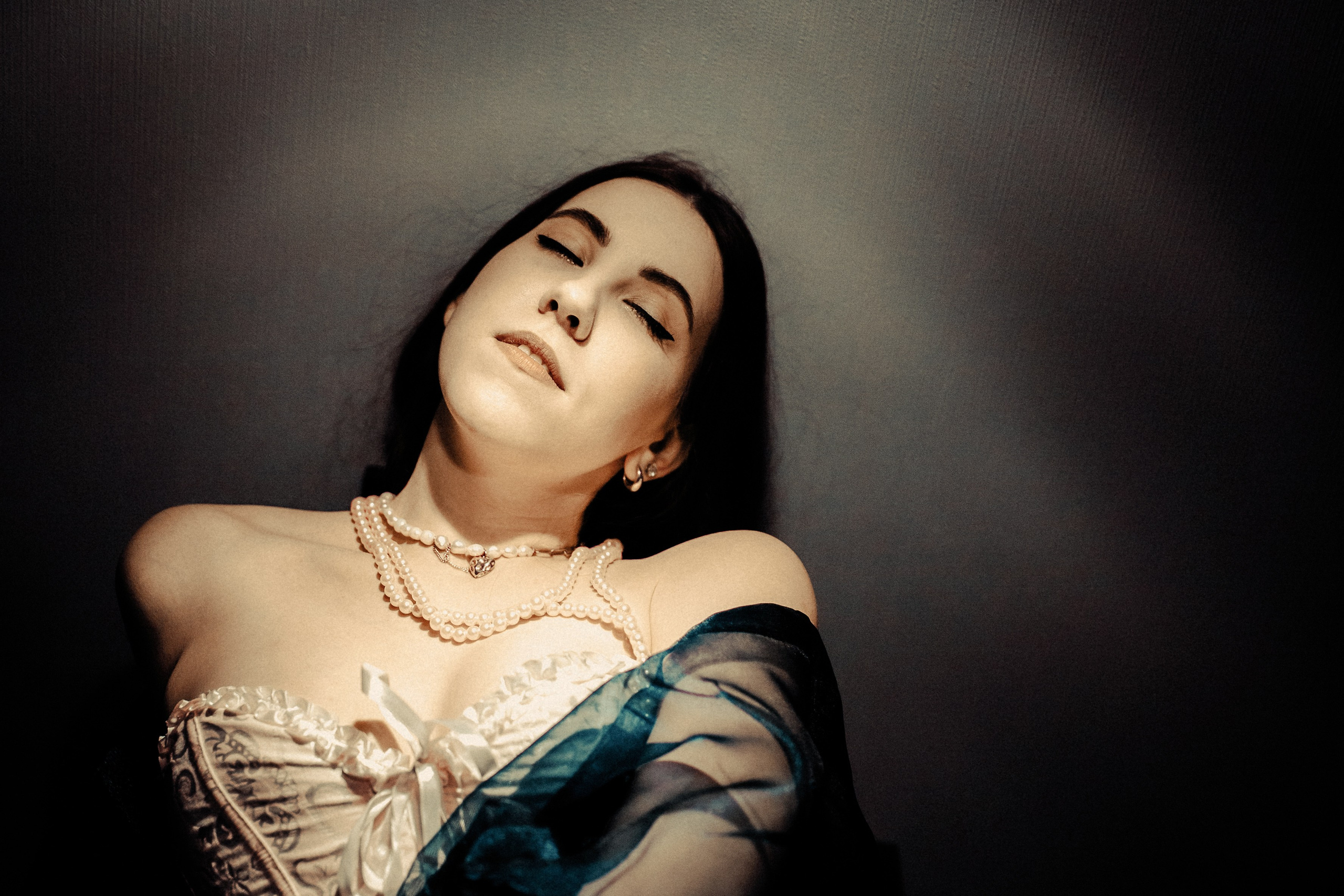 Танцуй. Сюрреализм. Чувственность. Арт-фотограф Крис Л. в Тобольске: портрет, семейные, свадьбы