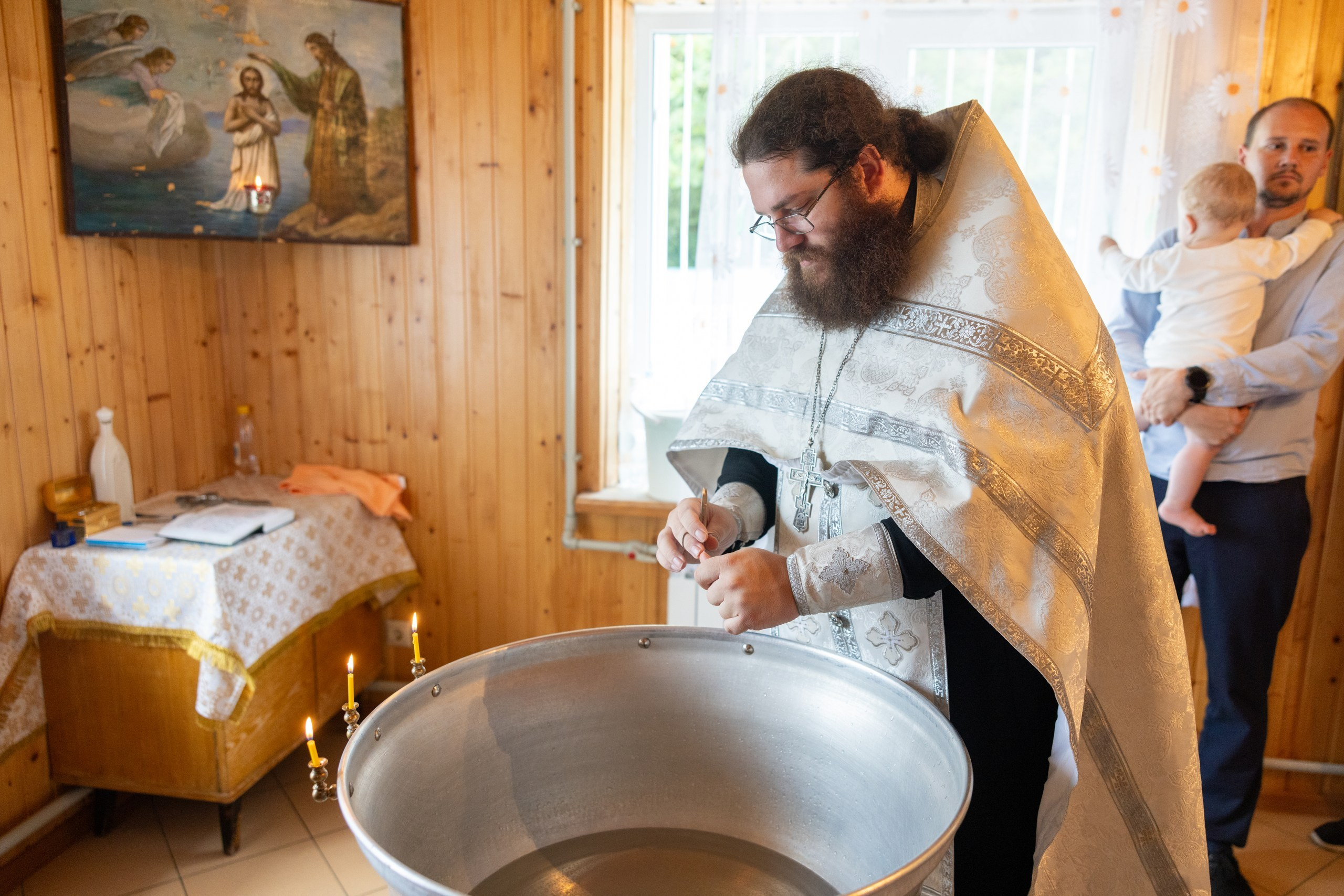 Образец репортажа крещения оригиналы, без искажений, без вспышки, светосильная оптика!. Фотограф в Туле Крупский АнДРей. Фотостудия «КАДР71» в Туле