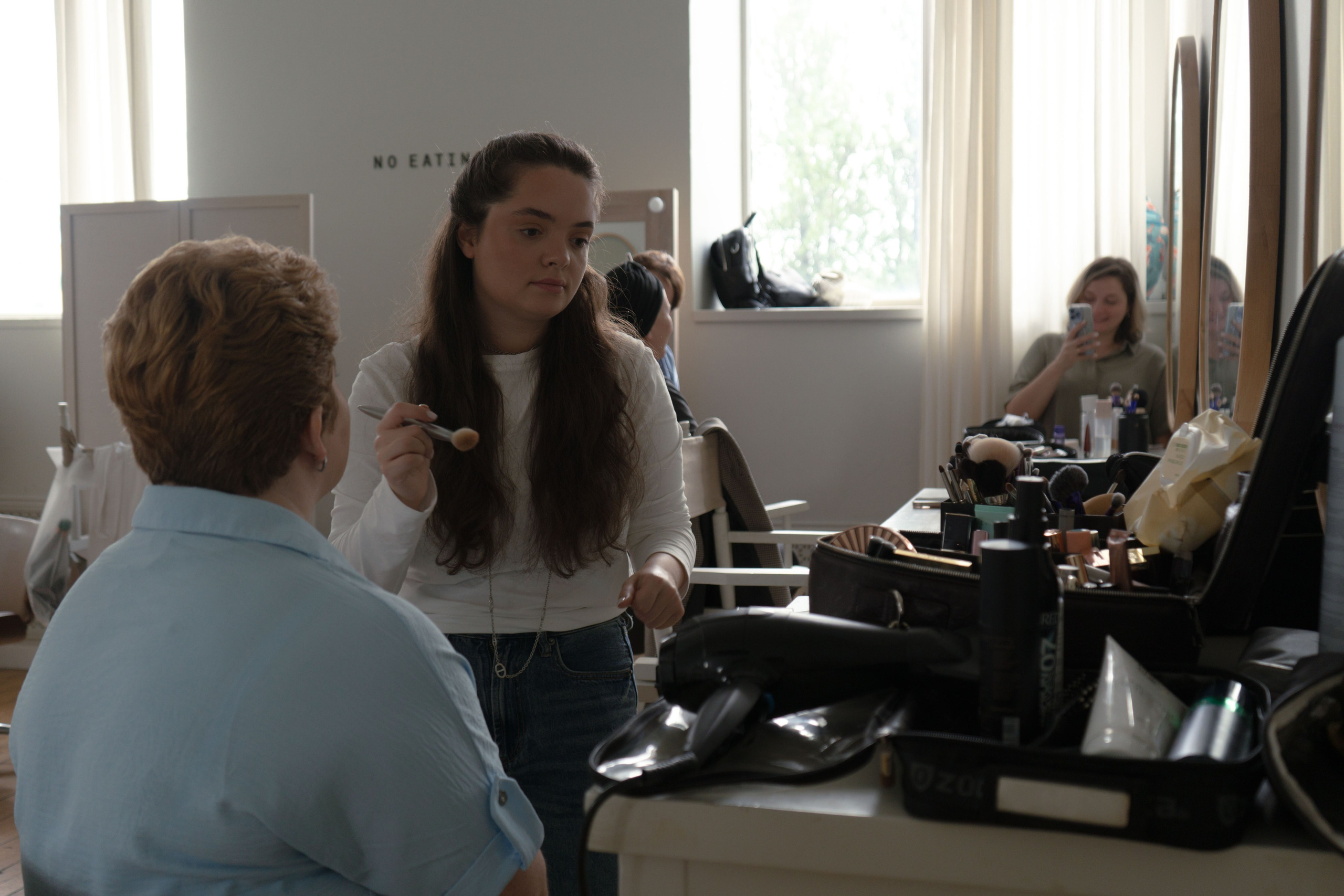 Бэкстейдж фотосессии подопечных фонда Адвита и их семей. Юля Мурашова портретный и документальный фотограф