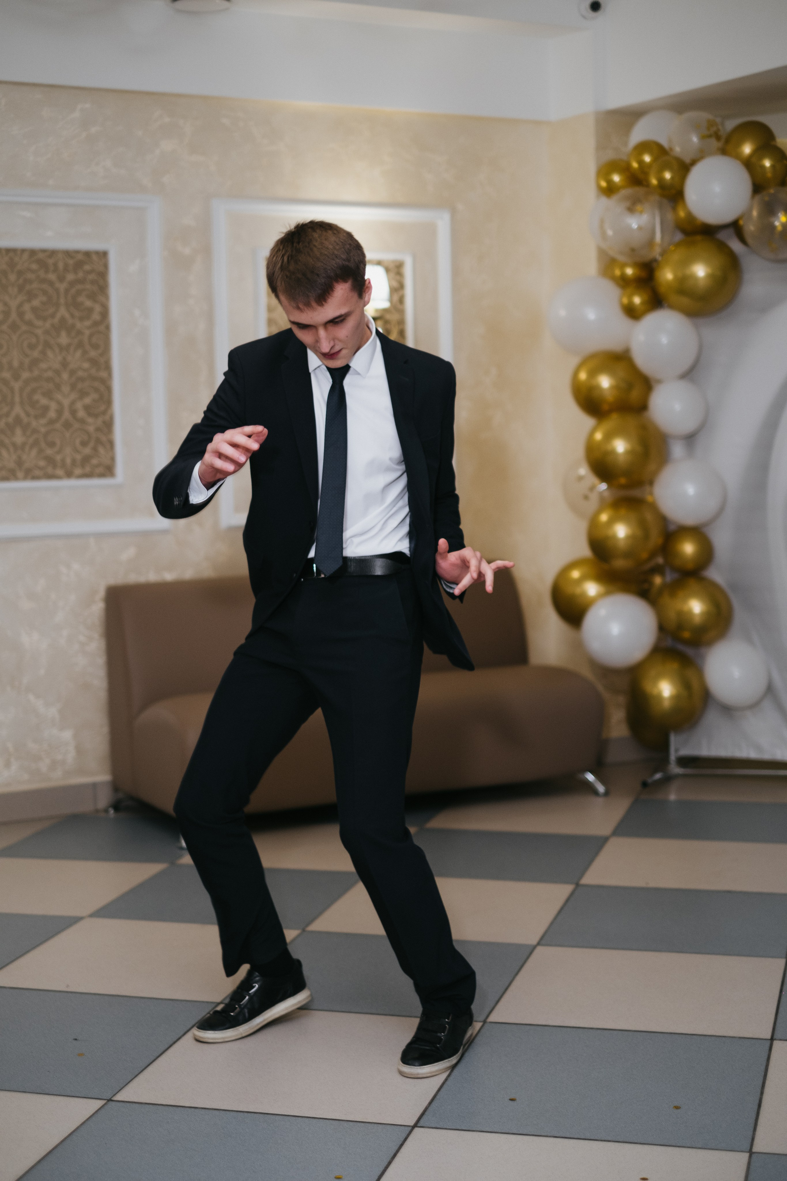 Выпускной 11 класс школы № 30. Свадебный и репортажной фотограф Денис Ожигин в Краснодаре и Краснодарском крае