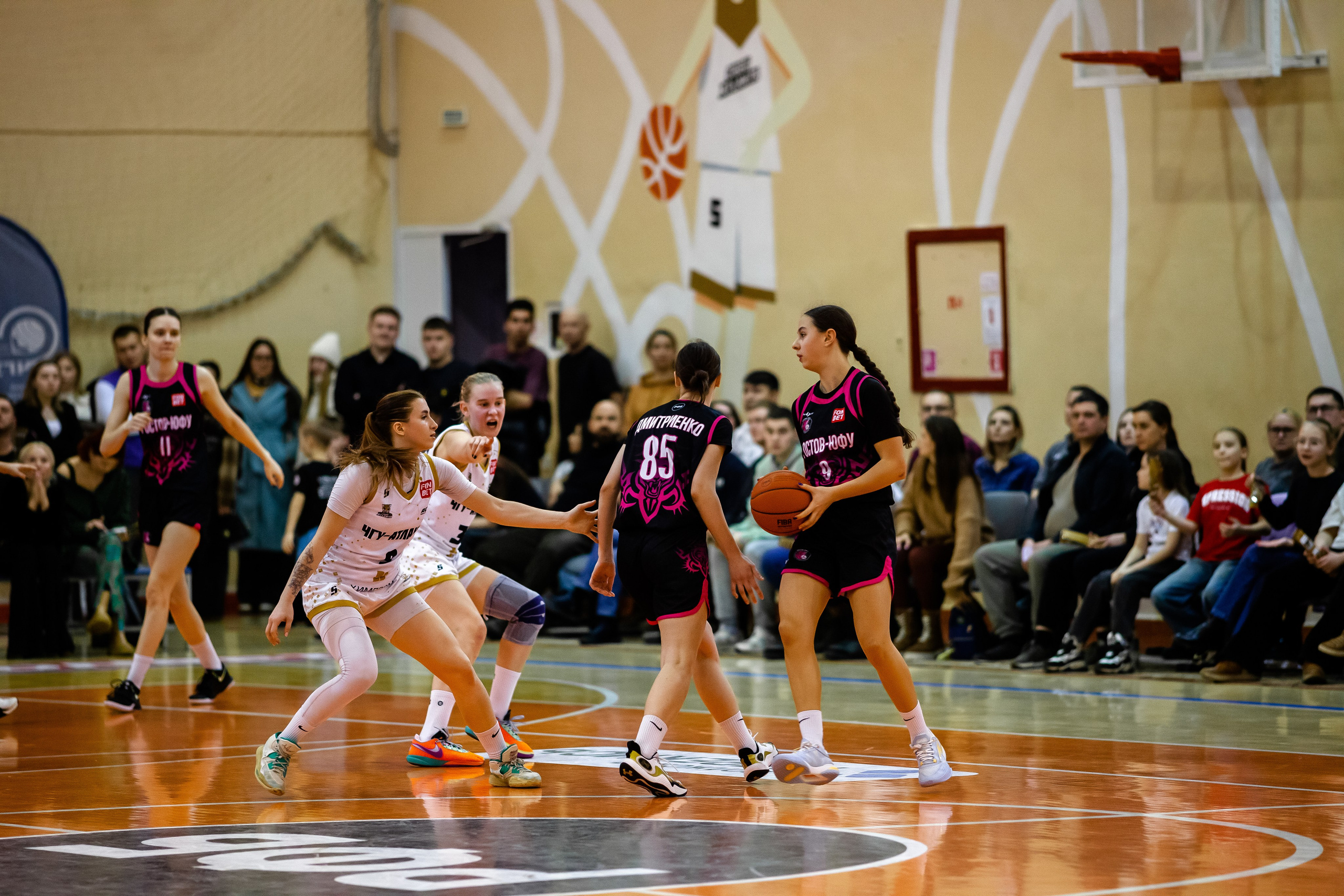 ЧГУ-Атланта — Ростов-ЮФУ / 1 игра. Фотография