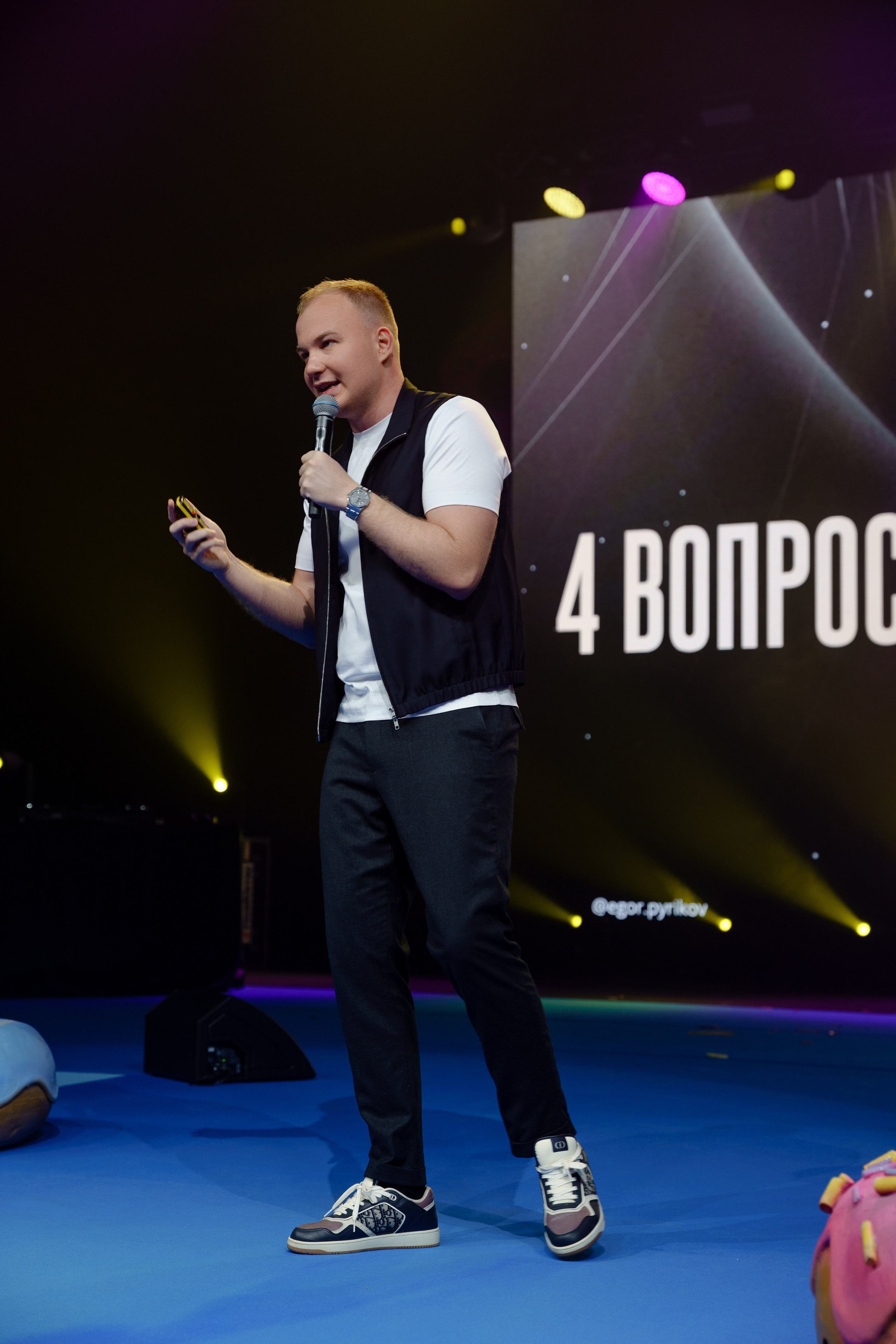 репортажный фотограф на пресс конференцию