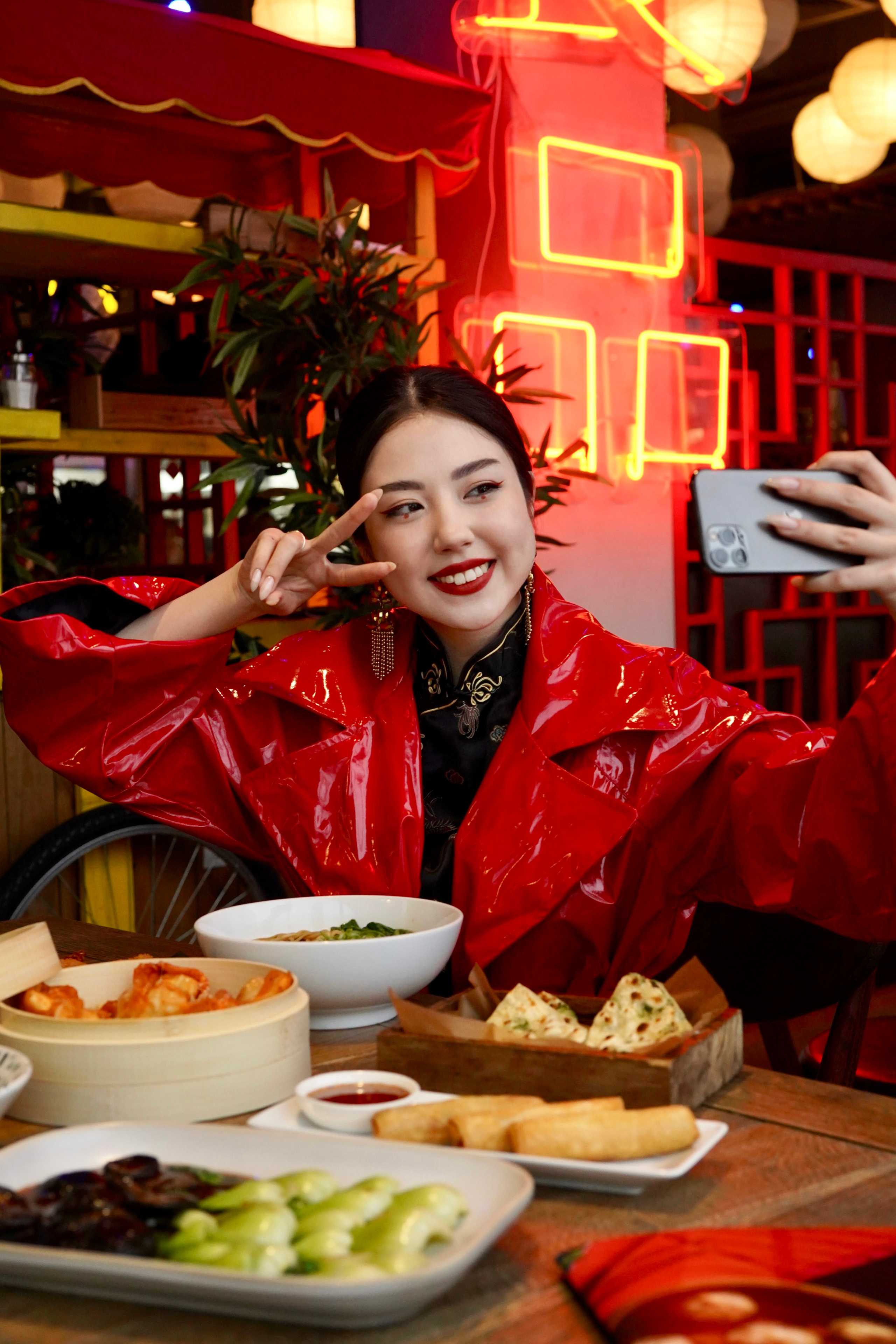 China News. AMODEO STUDIO