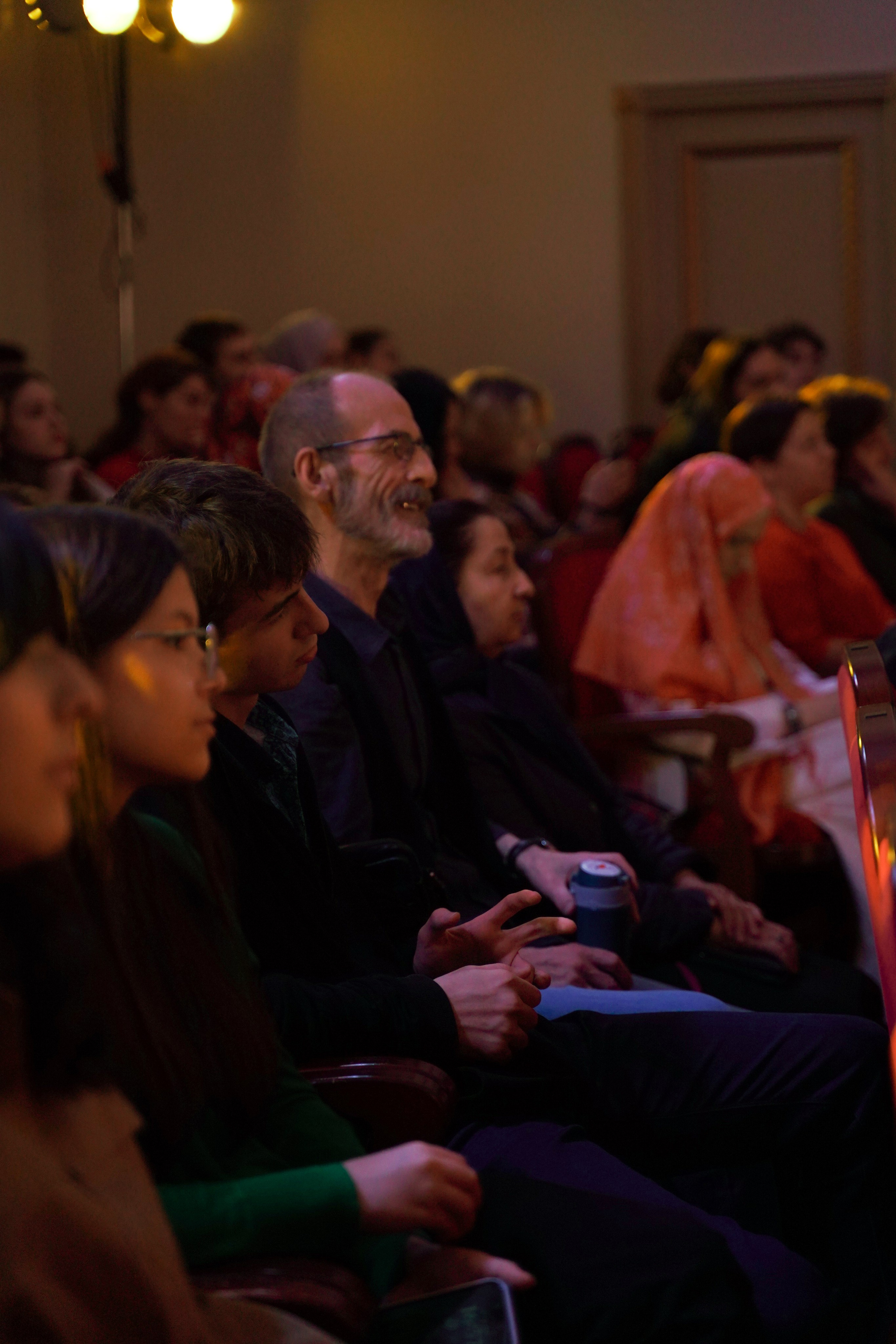 Поэтический вечер. Амина Абасова — индивидуальный фотограф в Махачкале, Дагестан